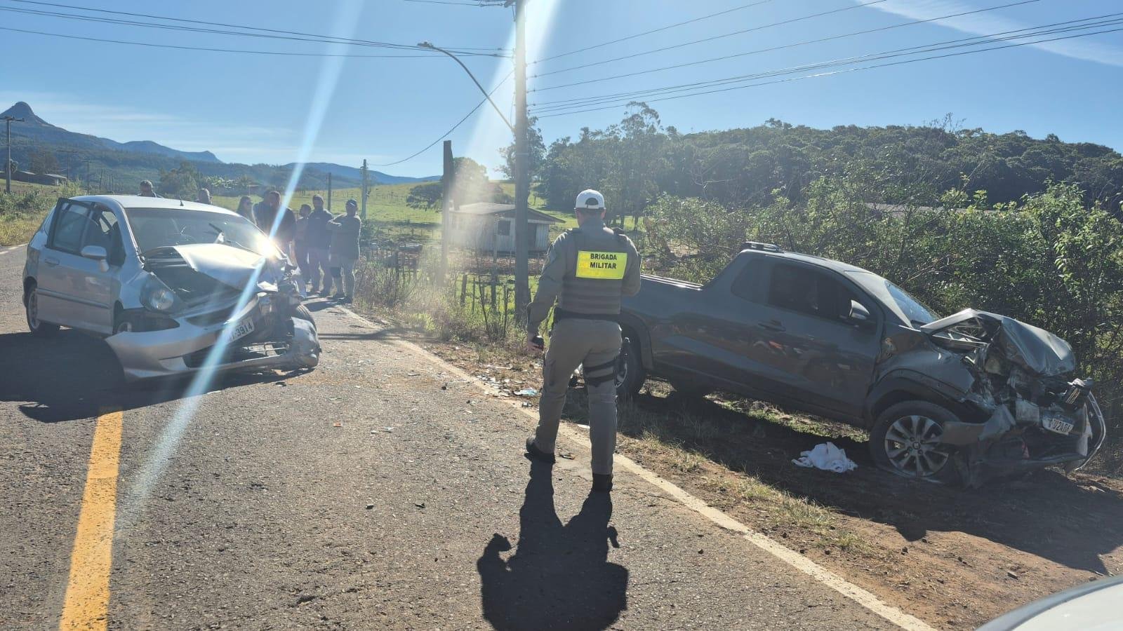 Condutor do Honda Fit veio a &oacute;bito; motorista e passageira da Fiat Strada foram encaminhados em estado grave para hospital de Torres