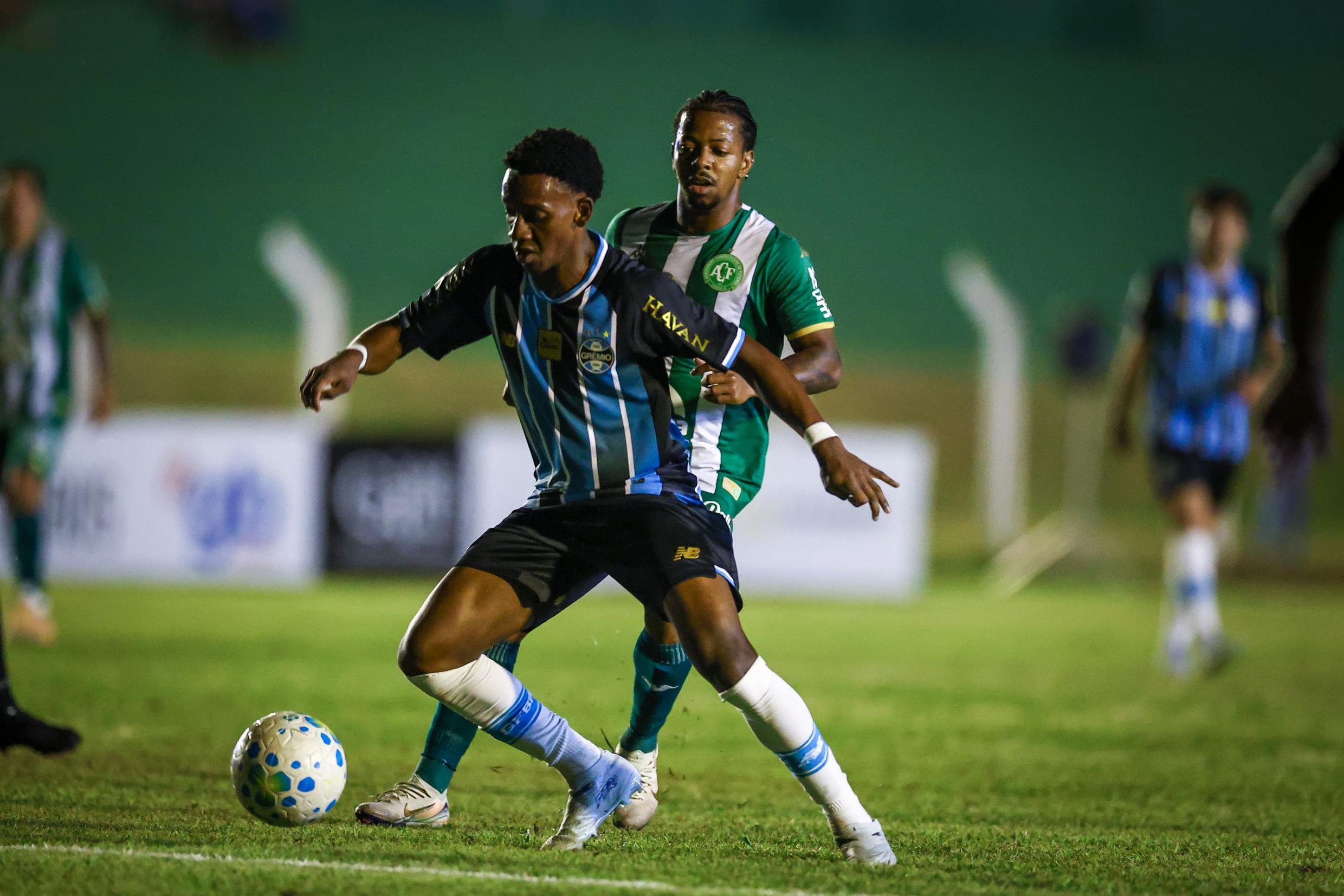 Tricolor foi derrotado pela Chapecoense por 2 a 1, em Sinop
