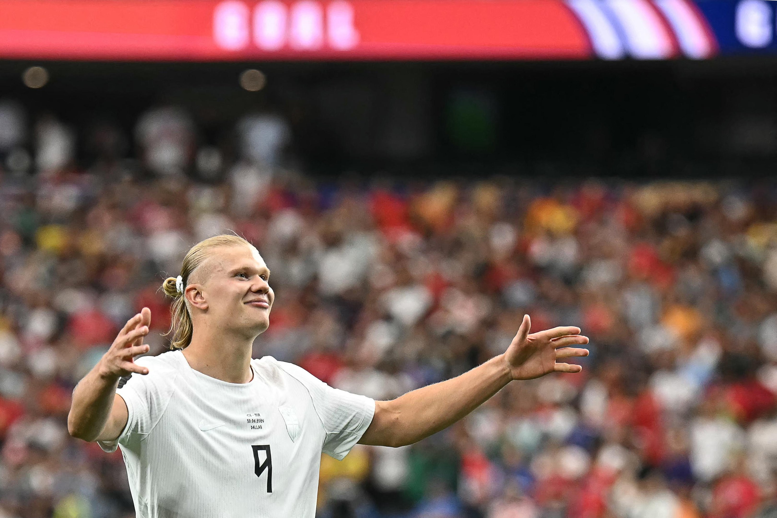 "Eu sonhava em jogar a Copa do Mundo pela Noruega, mas nunca esperei vencer o Brasil", disse o atacante