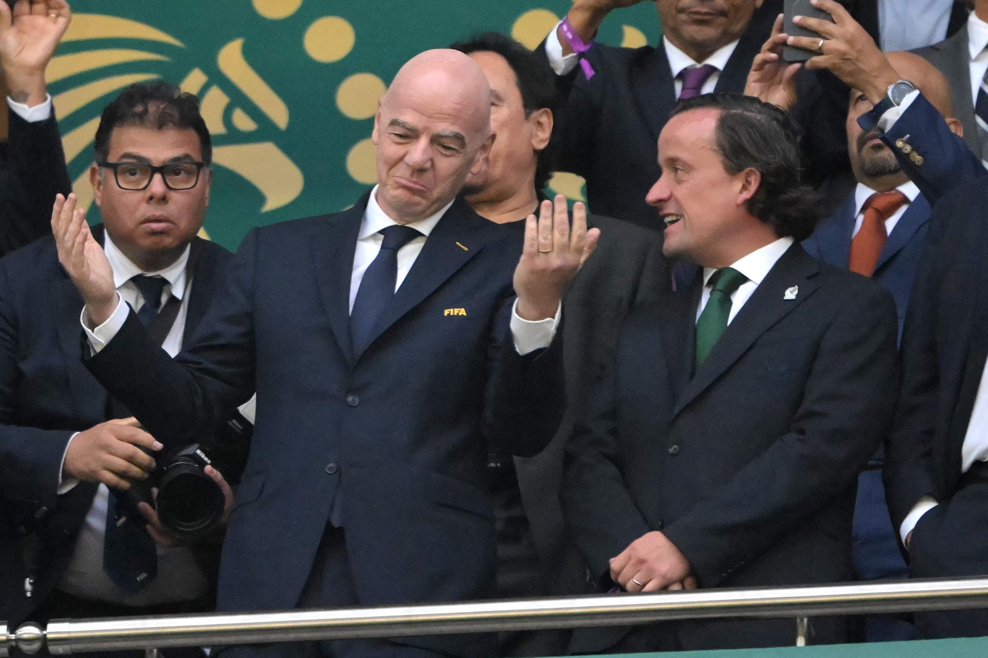 Infantino destacou que explicou a Trump os procedimentos da Fifa e que caso de Balogun "seria decidido no momento devido pelos &oacute;rg&atilde;os competentes".