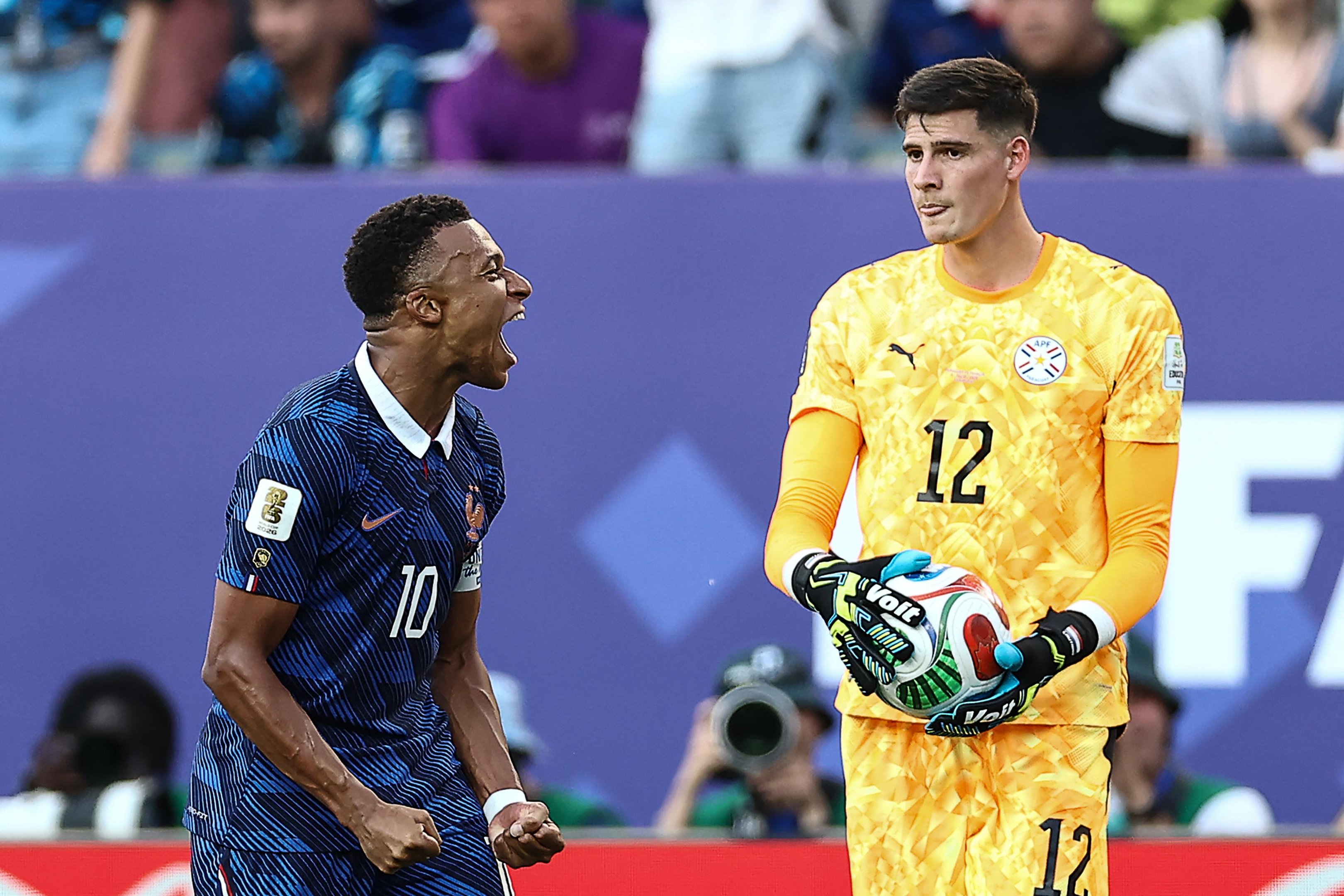 Kylian Mbapp&eacute; foi alvo de declara&ccedil;&otilde;es racistas no Paraguai