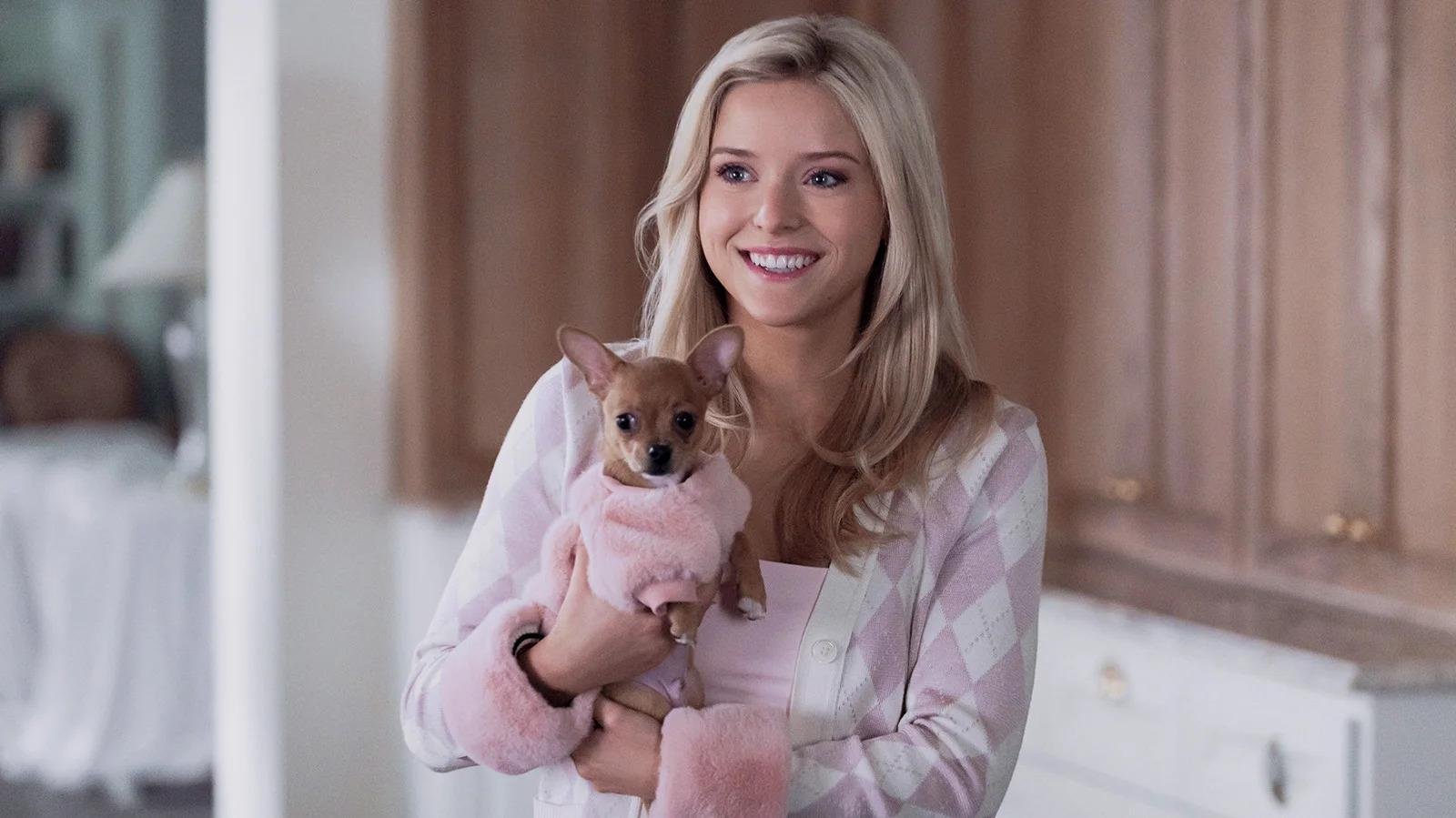 Lexi Minetree como a jovem Elle Woods na produ&ccedil;&atilde;o do Prime Video