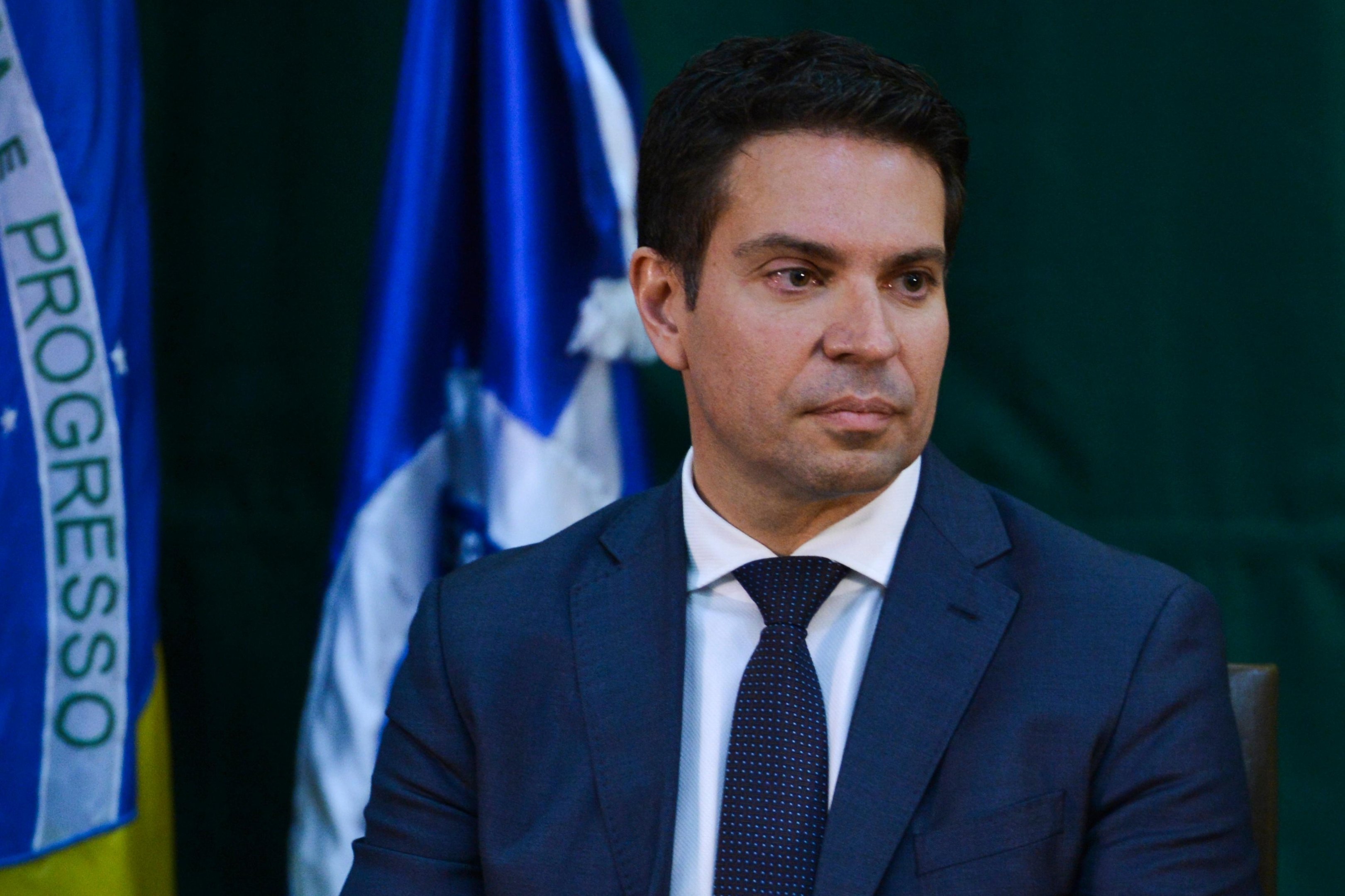 Mesmo proibido de deixar o Brasil, Alexandre Ramagem cruzou a fronteira por terra via Roraima e fugiu para os EUA