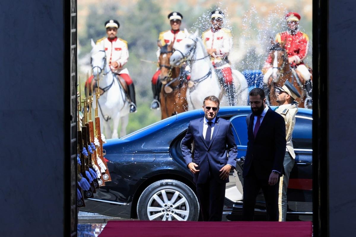 Bombas s&atilde;o detonadas pr&oacute;ximas ao hotel onde presidente Macron est&aacute; hospedado na S&iacute;ria