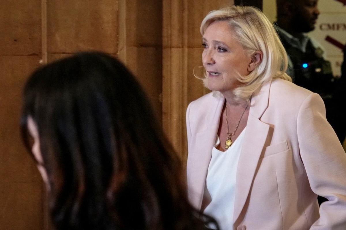 Marine Le Pen &eacute; condenada a 15 meses de inelegibilidade na Fran&ccedil;a