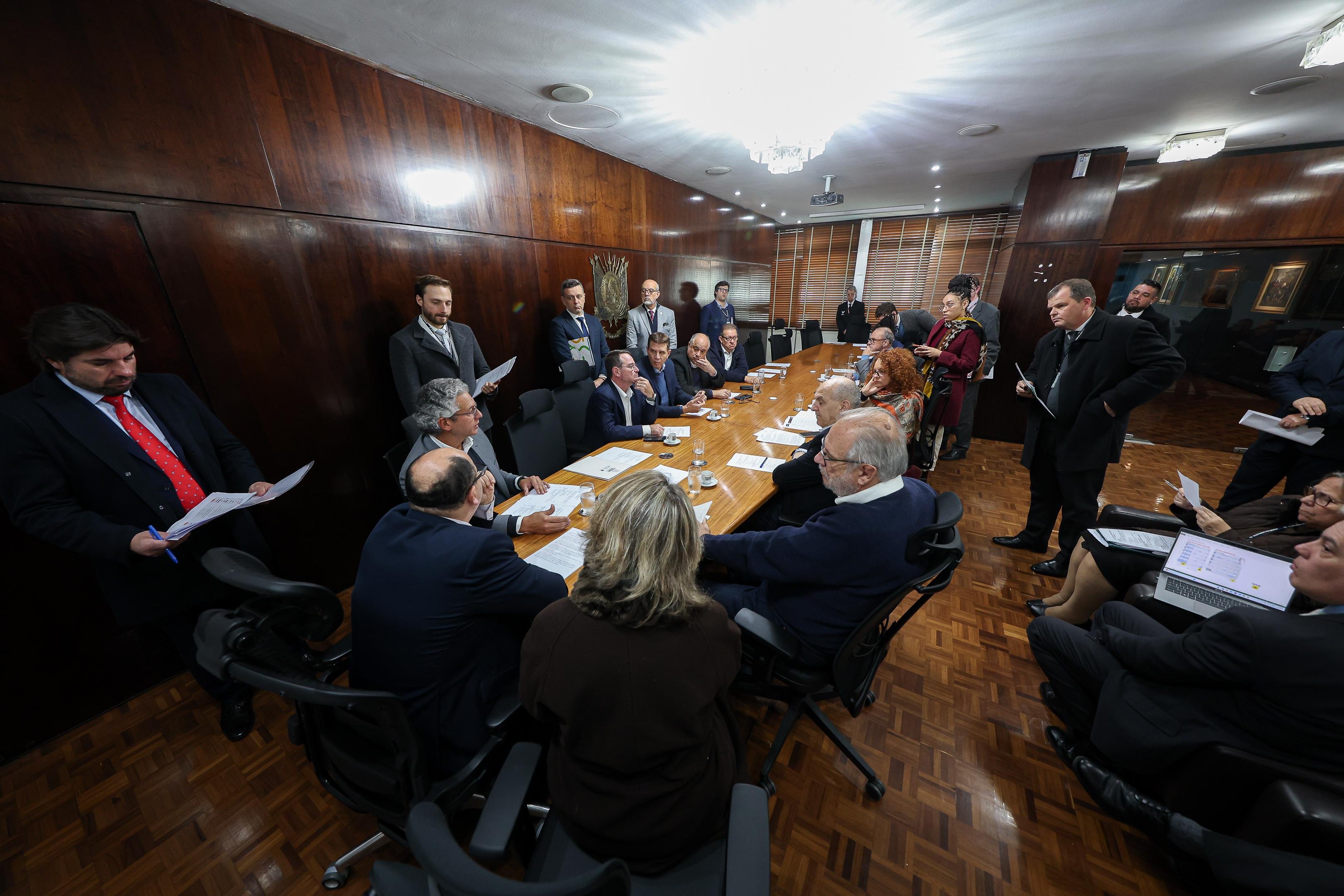 Reuni&atilde;o de l&iacute;deres foi boicotada por partidos da direita Foto: Lucas Kloss / AL / CP