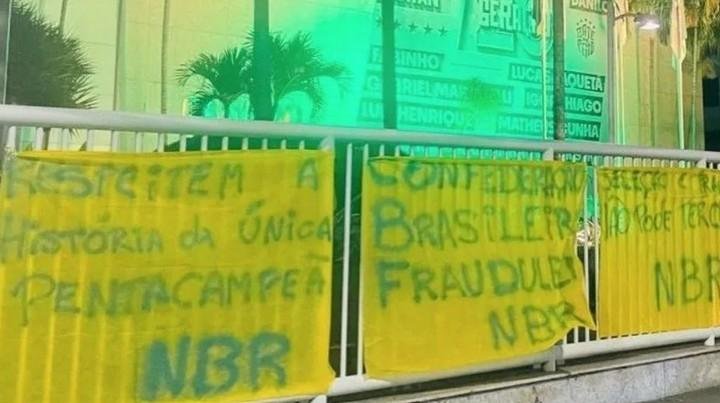 O protesto foi organizado pelo N&uacute;cleo BR, coletivo de apoio ao esporte brasileiro
