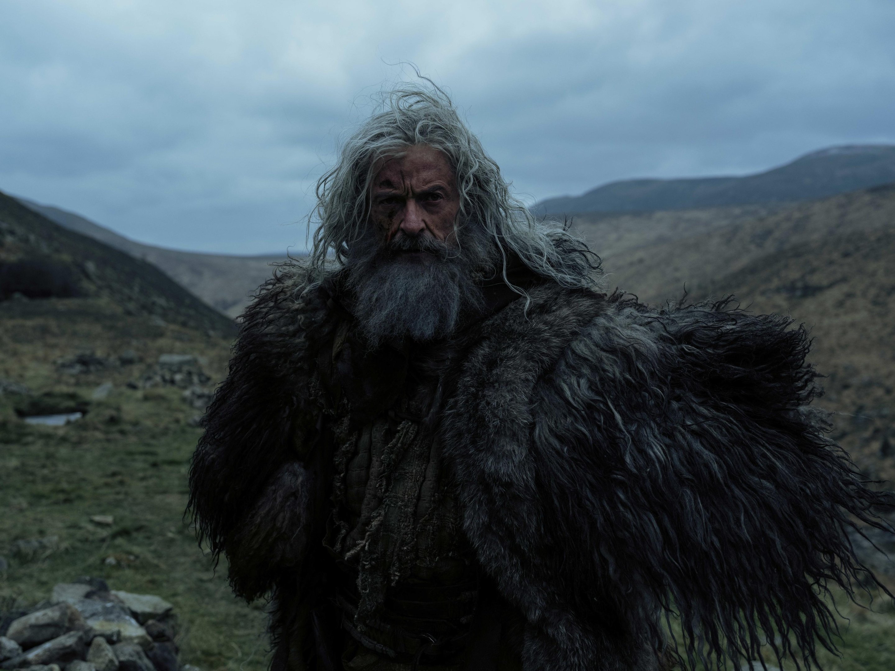 A24 e Hugh Jackman apresentam uma vers&atilde;o mais sombria de Robin Hood