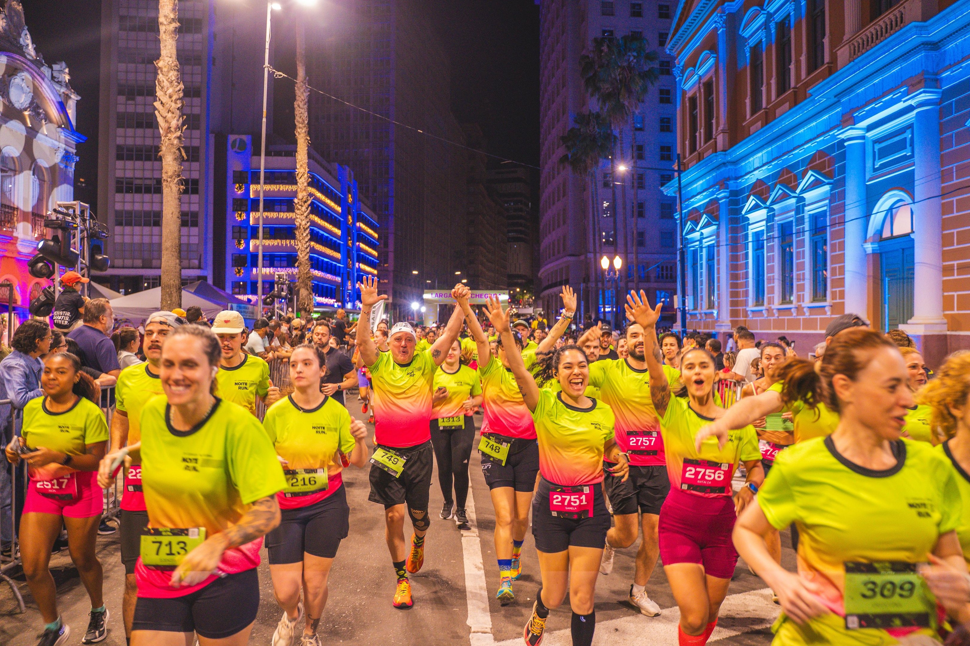 Em 2025, a primeira edi&ccedil;&atilde;o da corrida iniciou mais cedo e reuniu cerca de 5 mil pessoas