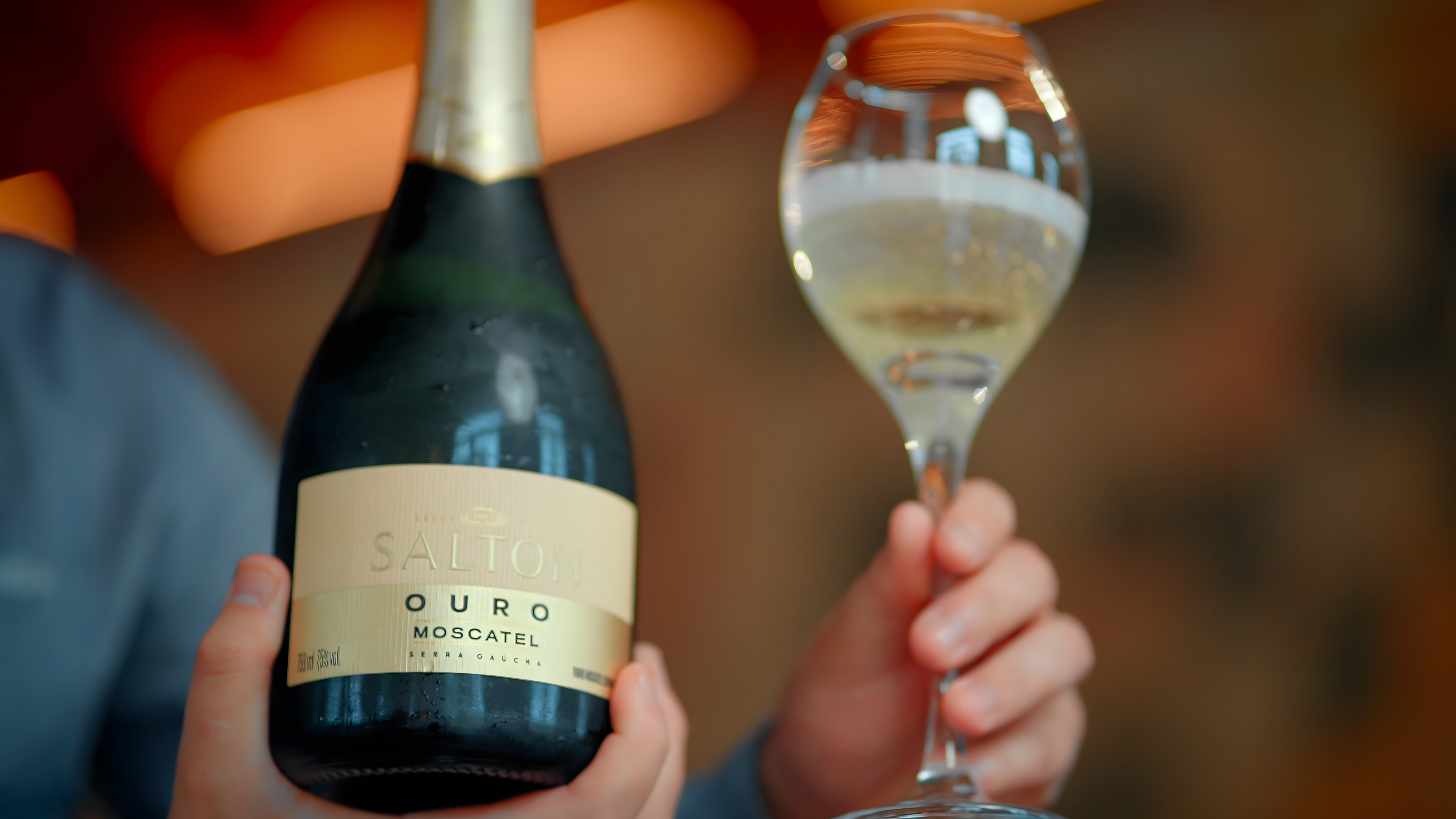 Elaborado pelo m&eacute;todo Asti, o Salton Ouro Moscatel preserva toda a exuber&acirc;ncia arom&aacute;tica das uvas Moscato