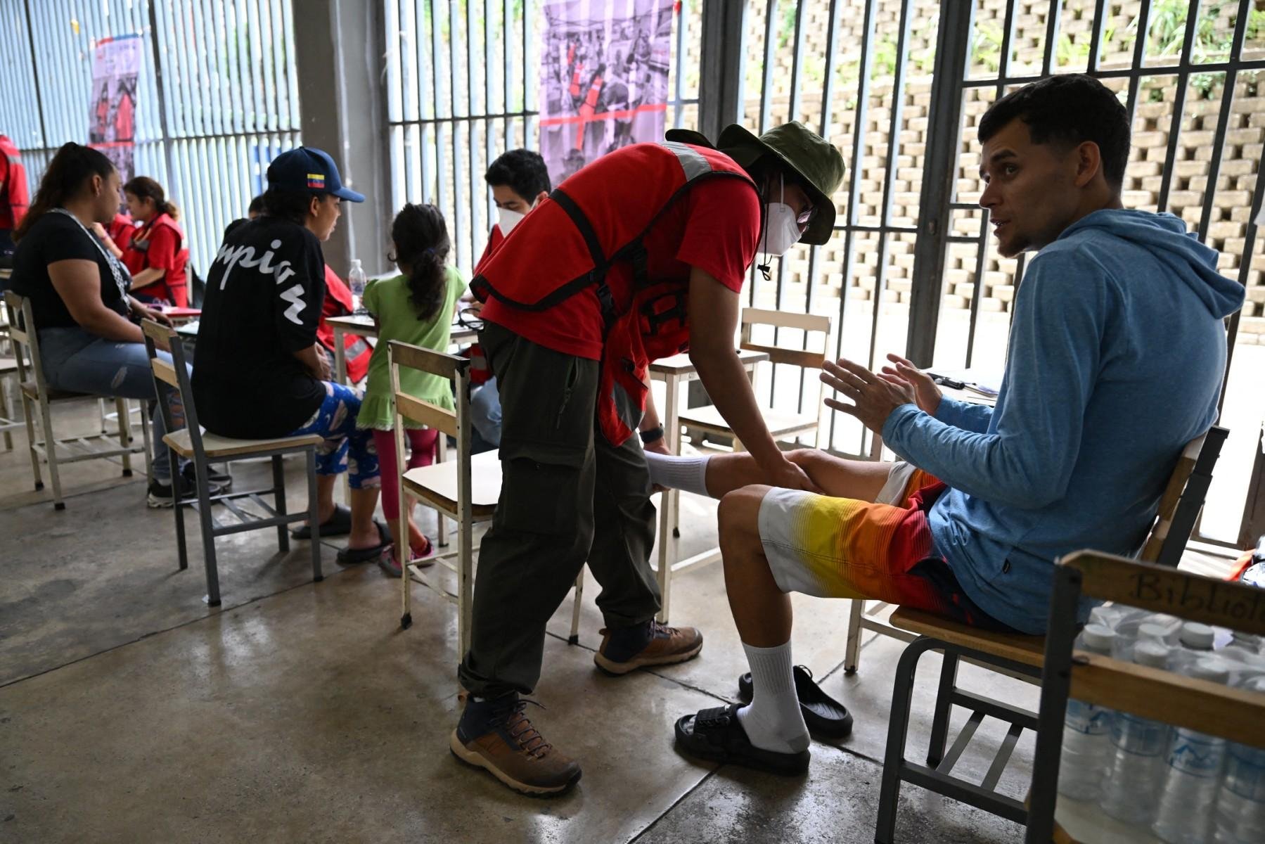 Marinha do Brasil&nbsp; montou um hospital de campanha na cidade de La Guaira para acolhimento de&nbsp;at&eacute;&nbsp;&nbsp;30 leitos, com capacidade cir&uacute;rgica,&nbsp;atendimento emergencial e&nbsp;m&oacute;dulo infantil