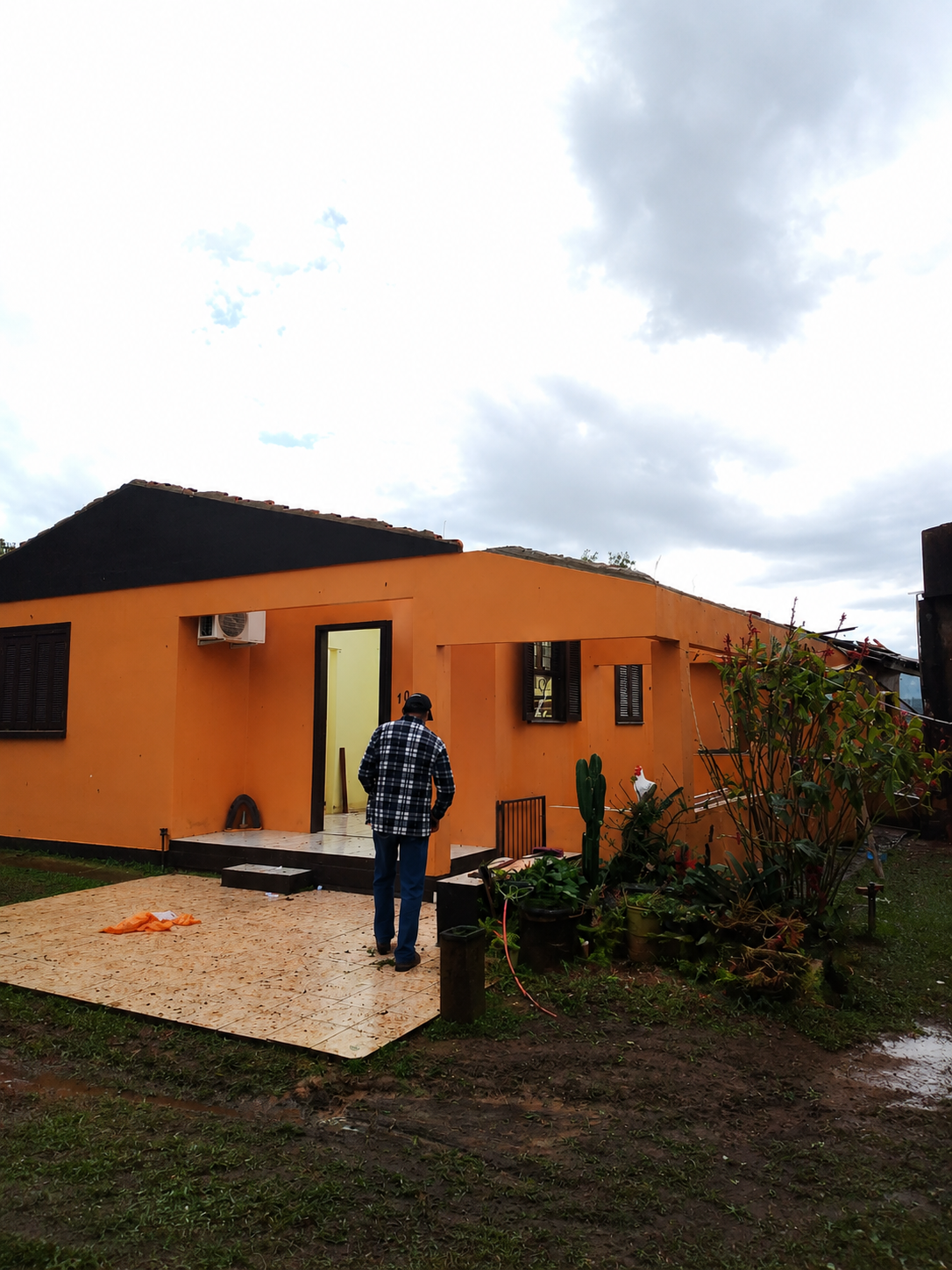 At&eacute; este domingo, a Defesa Civil do Munic&iacute;pio havia contabilizado 63 casas danificadas