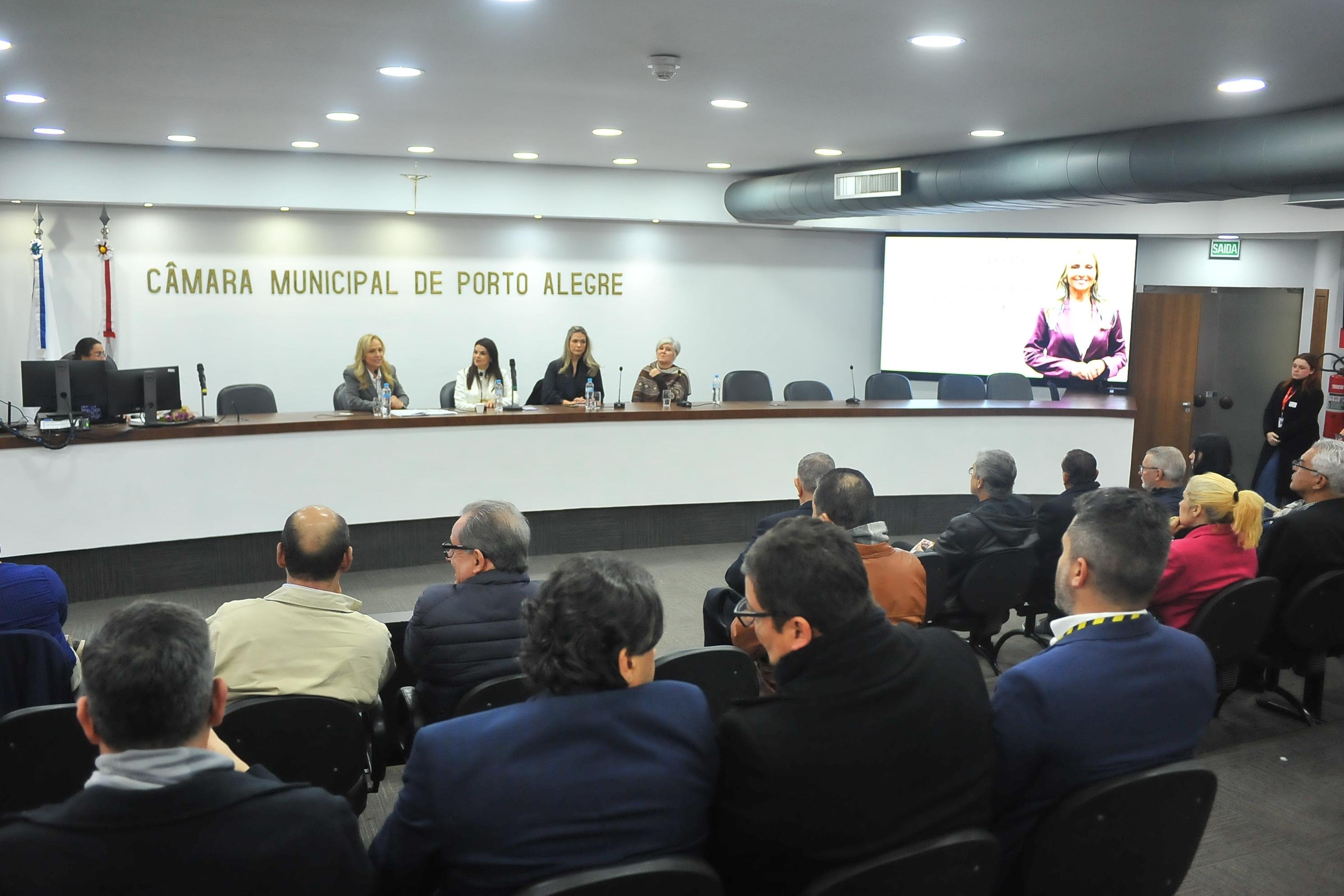 CMPA promove roda de conversa voltada ao p&uacute;blico masculino para debater o enfrentamento &agrave; viol&ecirc;ncia contra a mulher