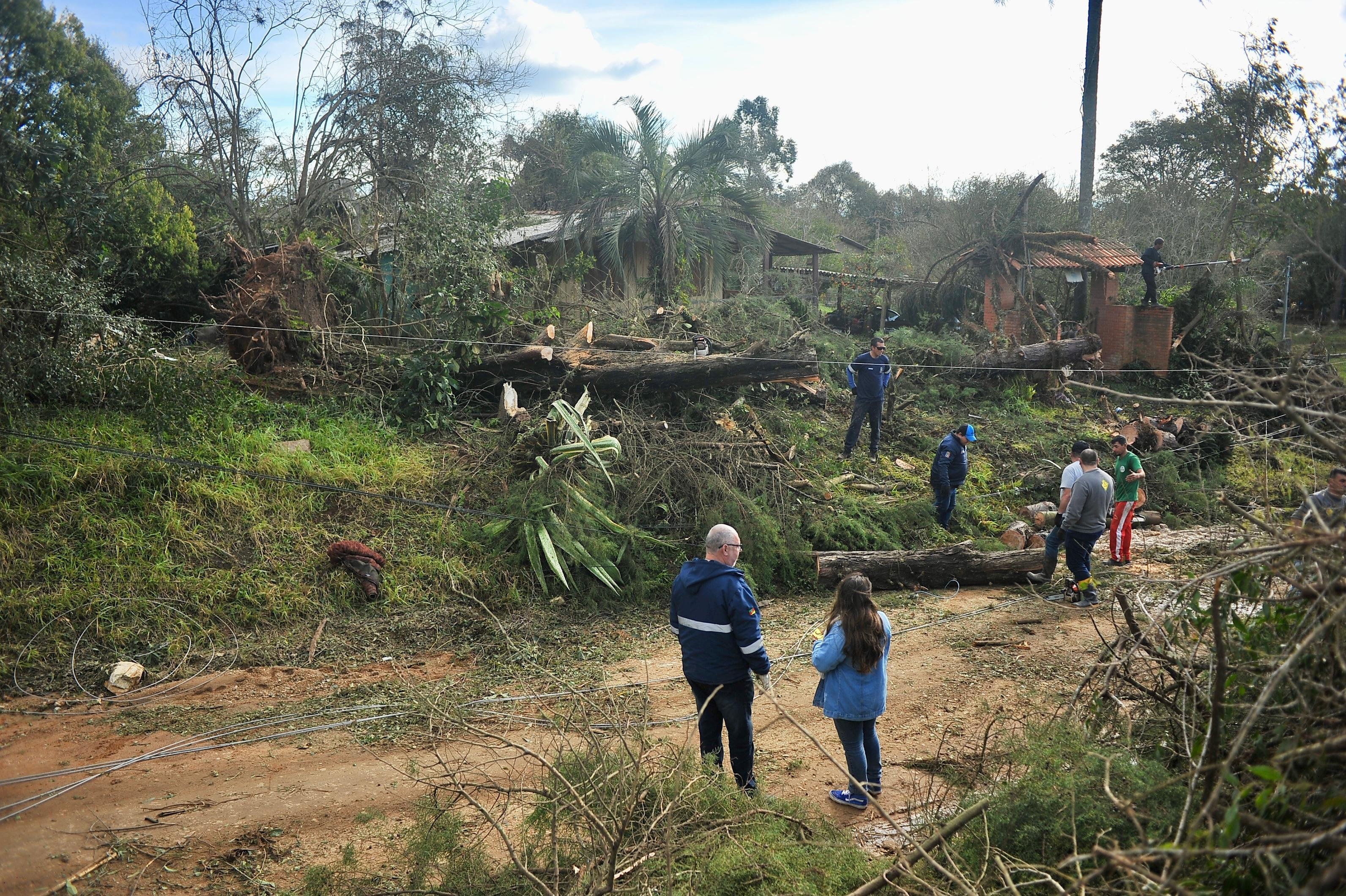 Danos recentes em Eldorado do Sul ap&oacute;s epis&oacute;dio de mau tempo