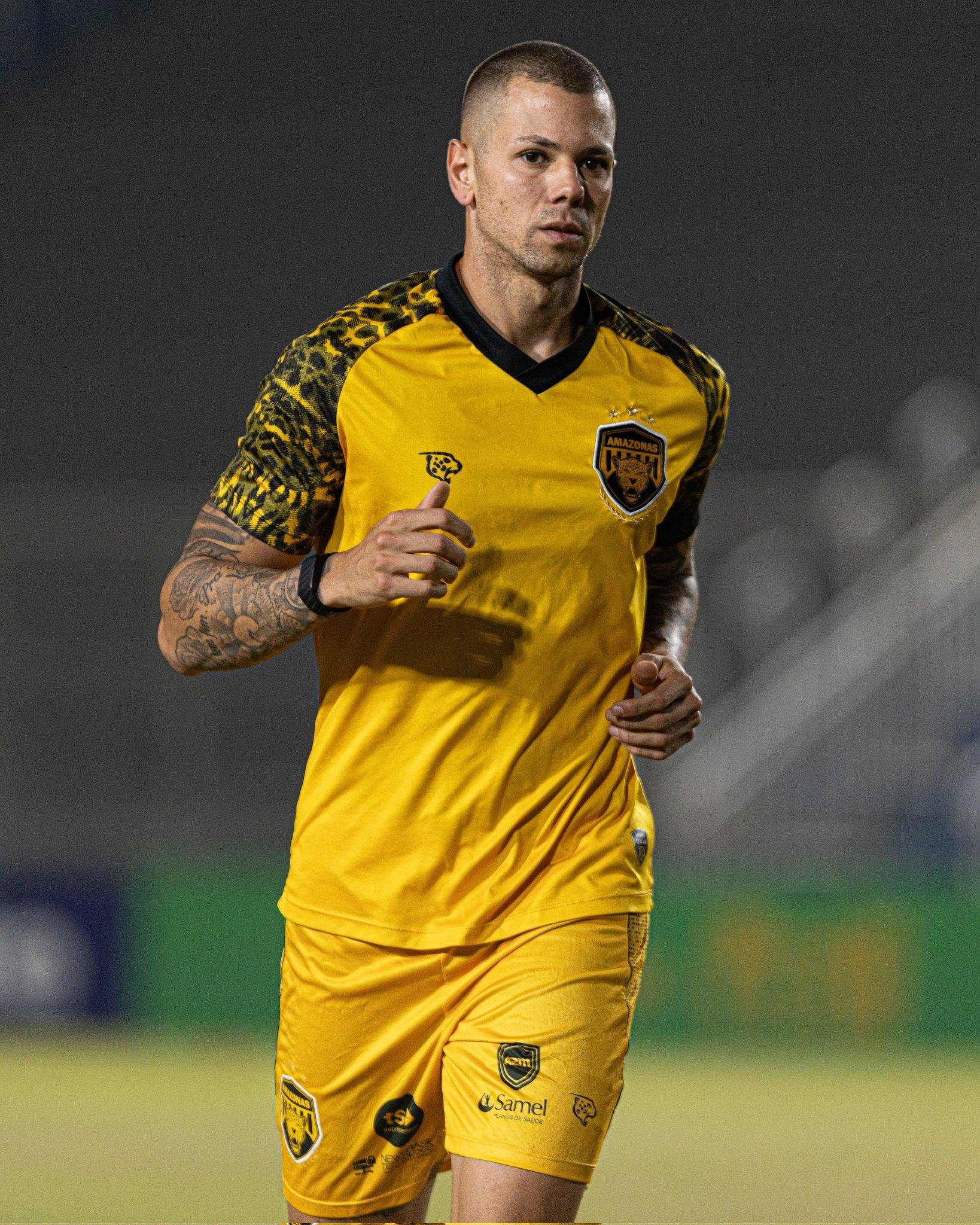 L&eacute;o Coelho n&atilde;o &eacute; mais jogador do Amazonas