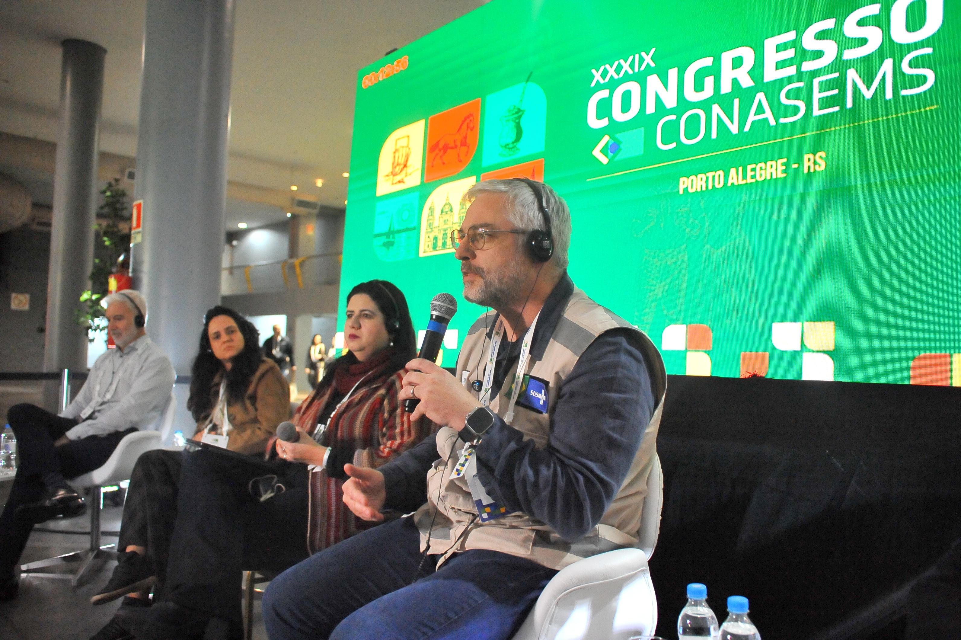 Congresso CONASEMS Porto Alegre.  Com a fala, Adriano Massuda, secret&aacute;rio-executivo do Minist&eacute;rio da Sa&uacute;de.