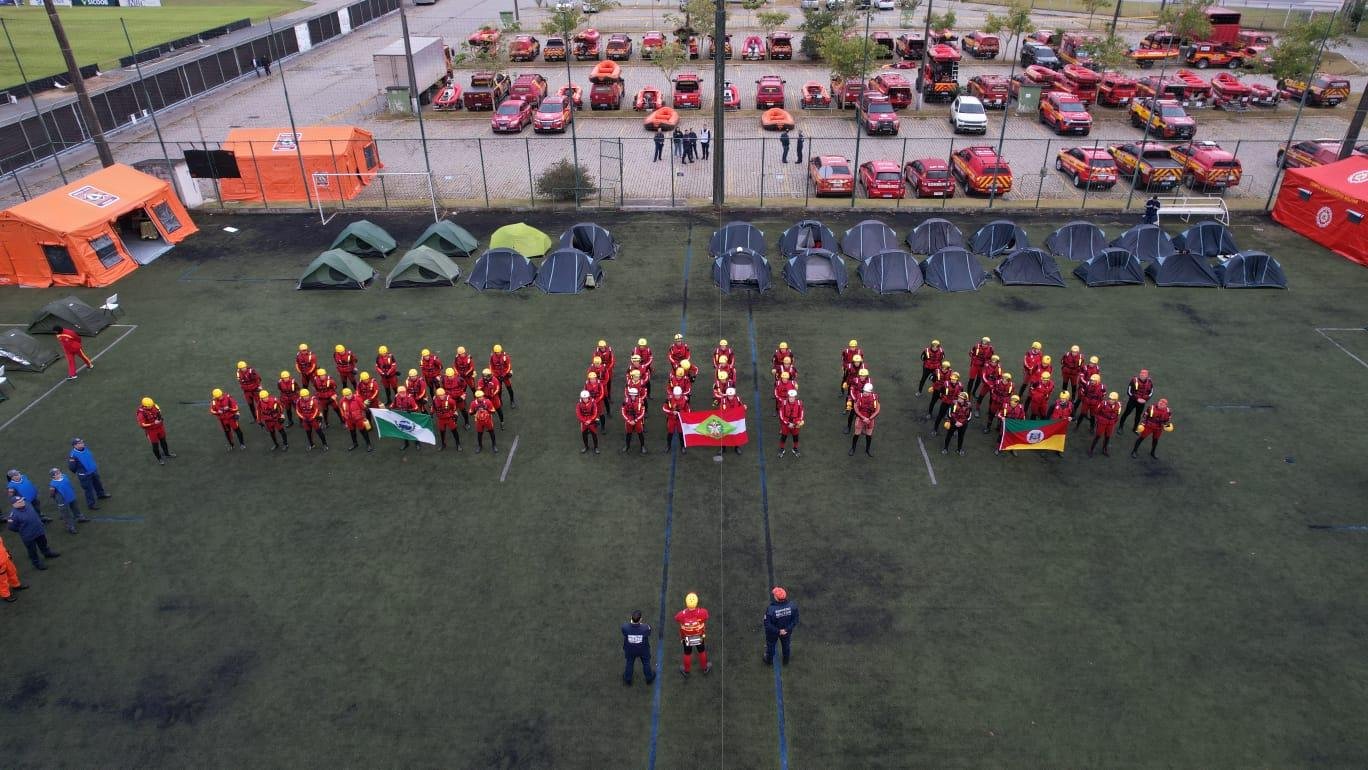 Bombeiros dos tr&ecirc;s estados da regi&atilde;o Sul realizam em Blumenau um simulado de inunda&ccedil;&atilde;o e enxurradas