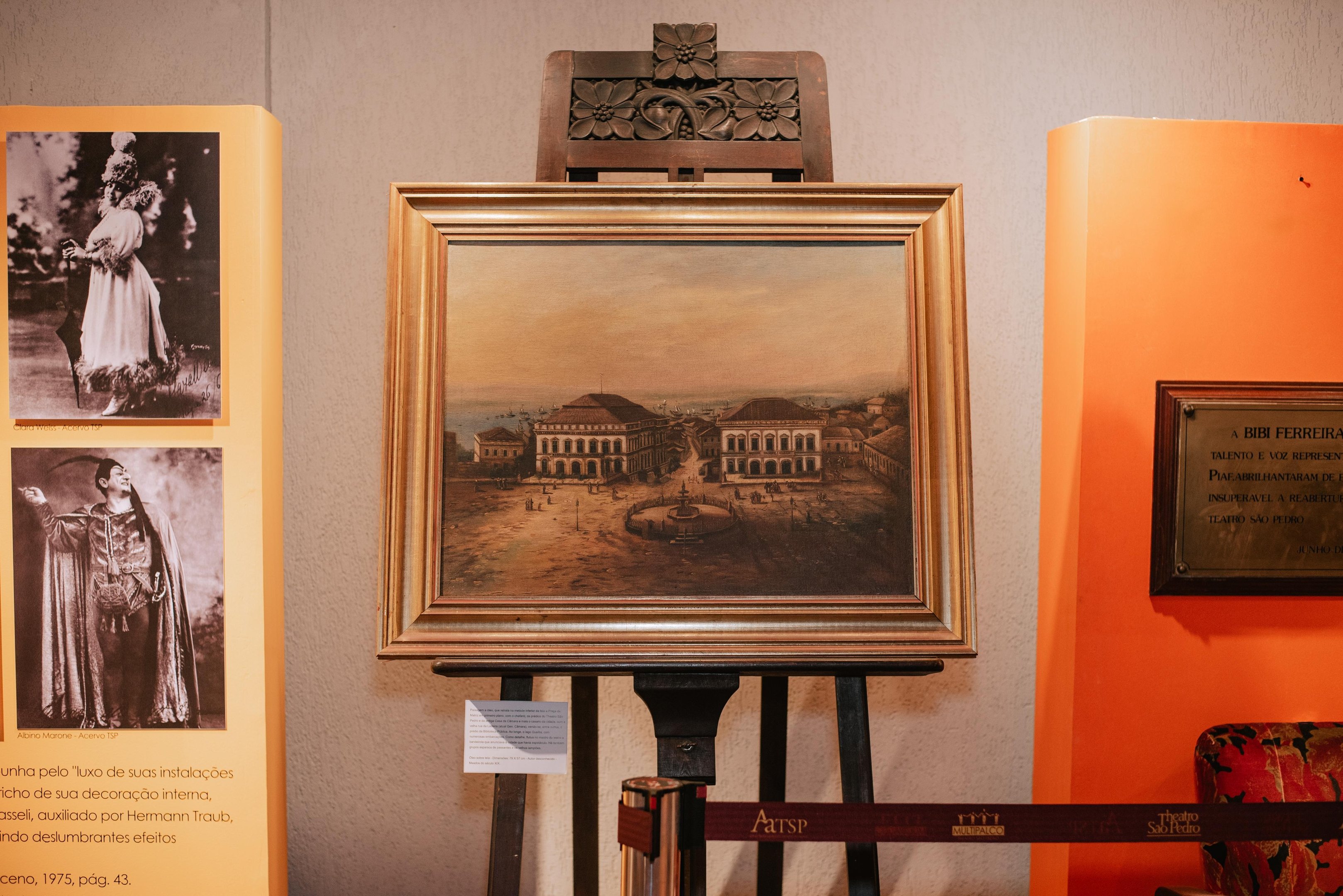 A exposi&ccedil;&atilde;o "Theatro S&atilde;o Pedro para sempre" re&uacute;ne uma s&eacute;rie de documentos, fotografias e programas de espet&aacute;culos que marcaram a trajet&oacute;ria do teatro
