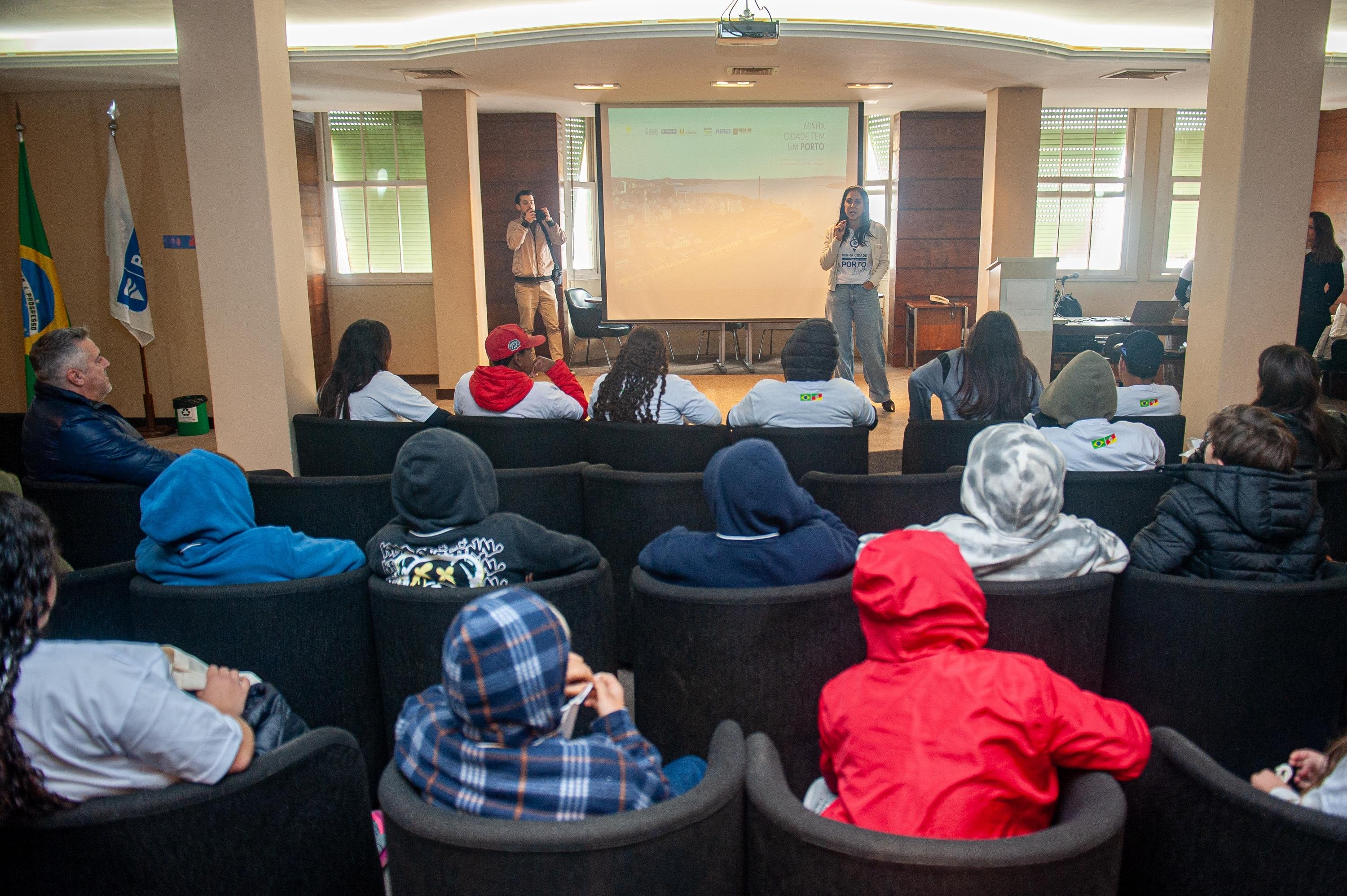 Participaram as escolas municipais de Ensino Fundamental Migrantes e Ant&ocirc;nio Giudice, atingidas pela enchente