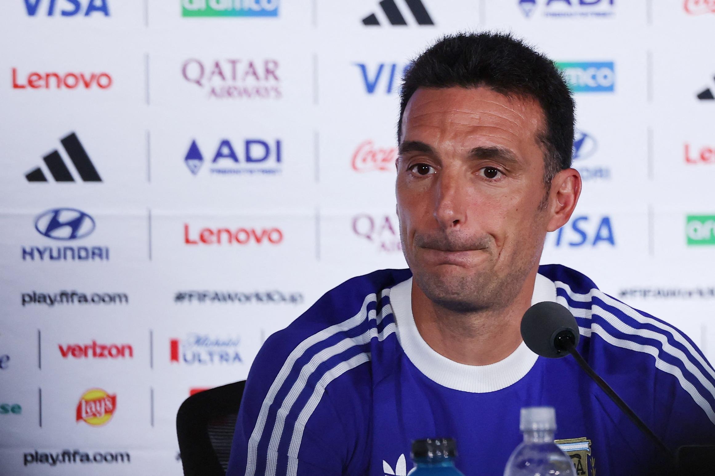 Scaloni pediu&nbsp;para que n&atilde;o misturem a rivalidade futebol&iacute;stica entre Argentina e Inglaterra com a Guerra das Malvinas