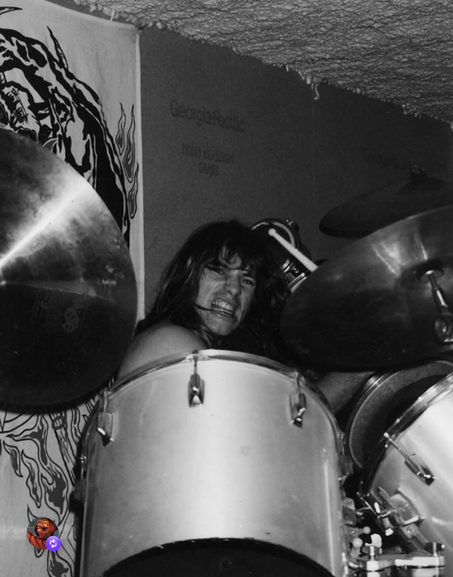 O baterista e vocalista Mike Browning foi um dos pioneiros do heavy metal