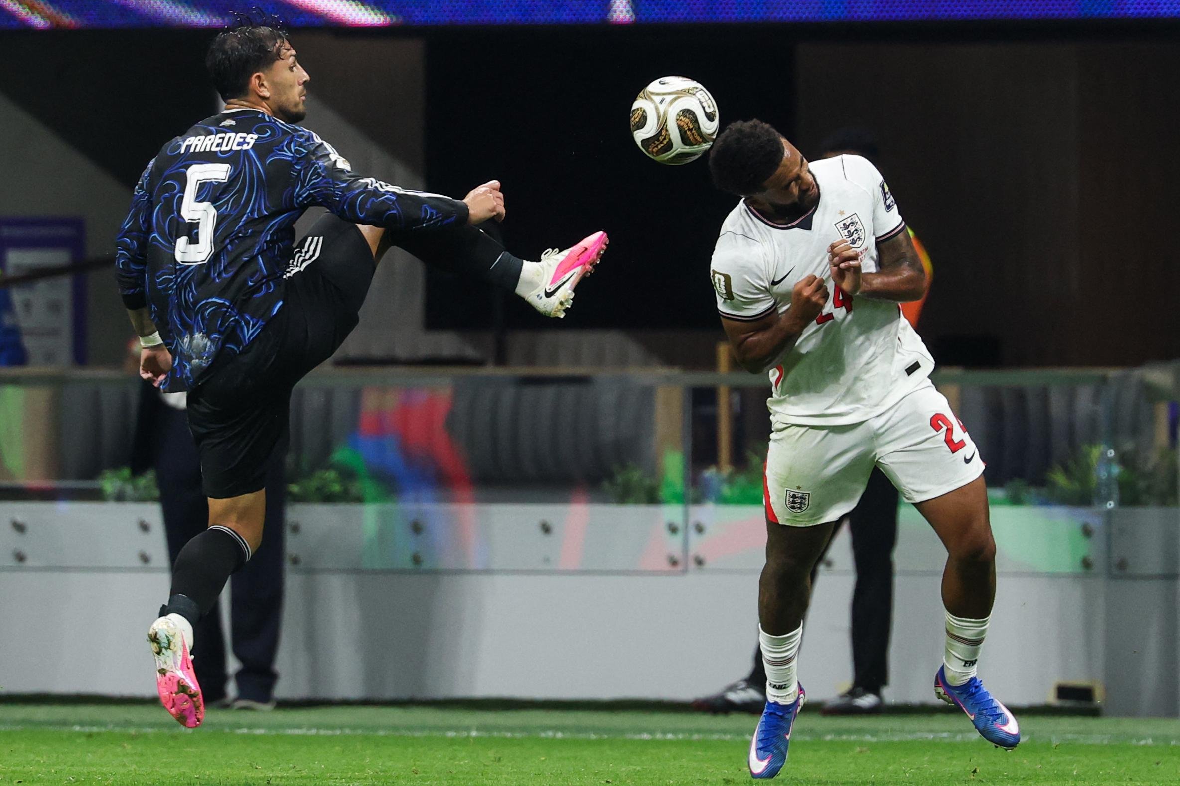 Argentina venceu a Inglaterra de virada