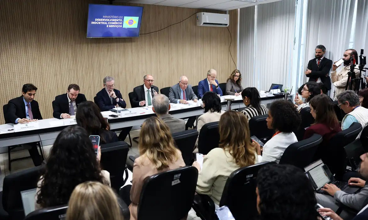 O governo brasileiro rejeita as justificativas usadas para a taxa&ccedil;&atilde;o