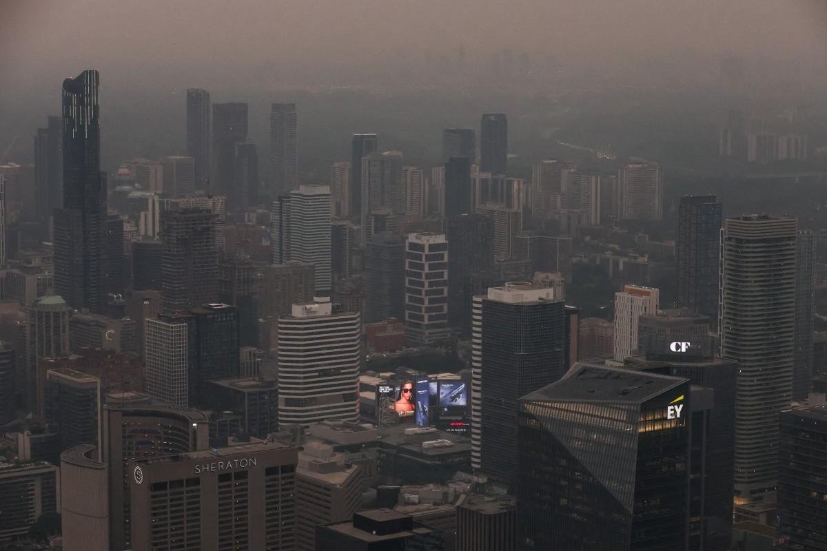A fuma&ccedil;a dos inc&ecirc;ndios, transportada pelos ventos, provocou uma deteriora&ccedil;&atilde;o extrema da qualidade do ar em Toronto, a cidade mais populosa do Canad&aacute;
