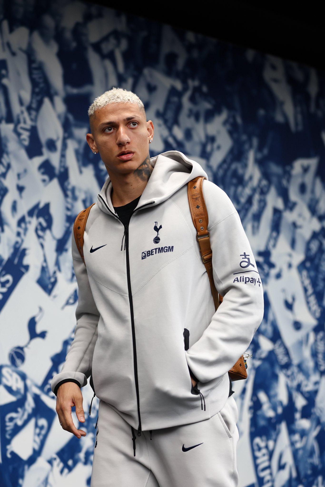 No m&ecirc;s de julho, Richarlisson completa quatro anos jogando pelo Tottenham
