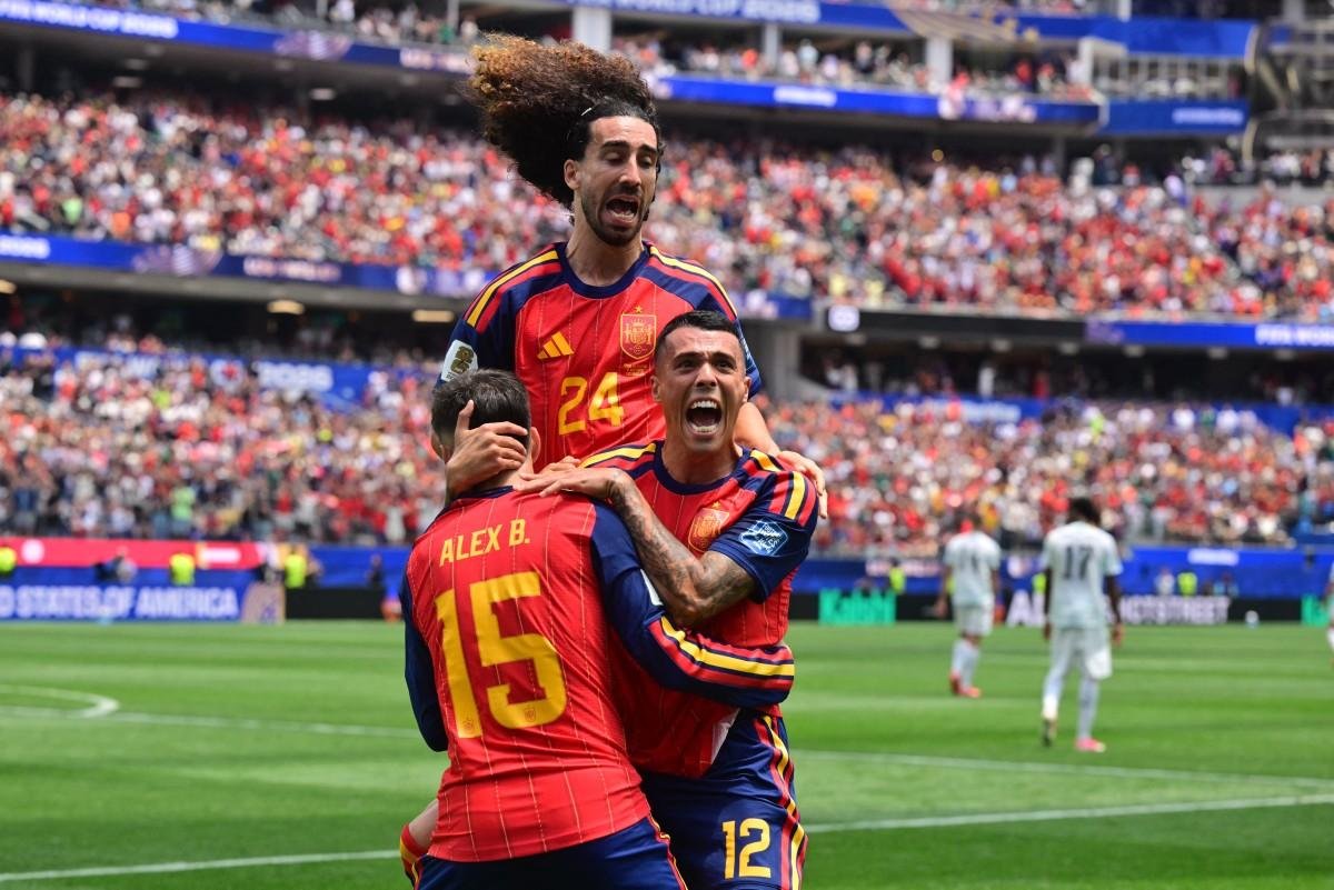 A Espanha chegou &agrave; final muito mais pelo esfor&ccedil;o coletivo do que por um destaque individual