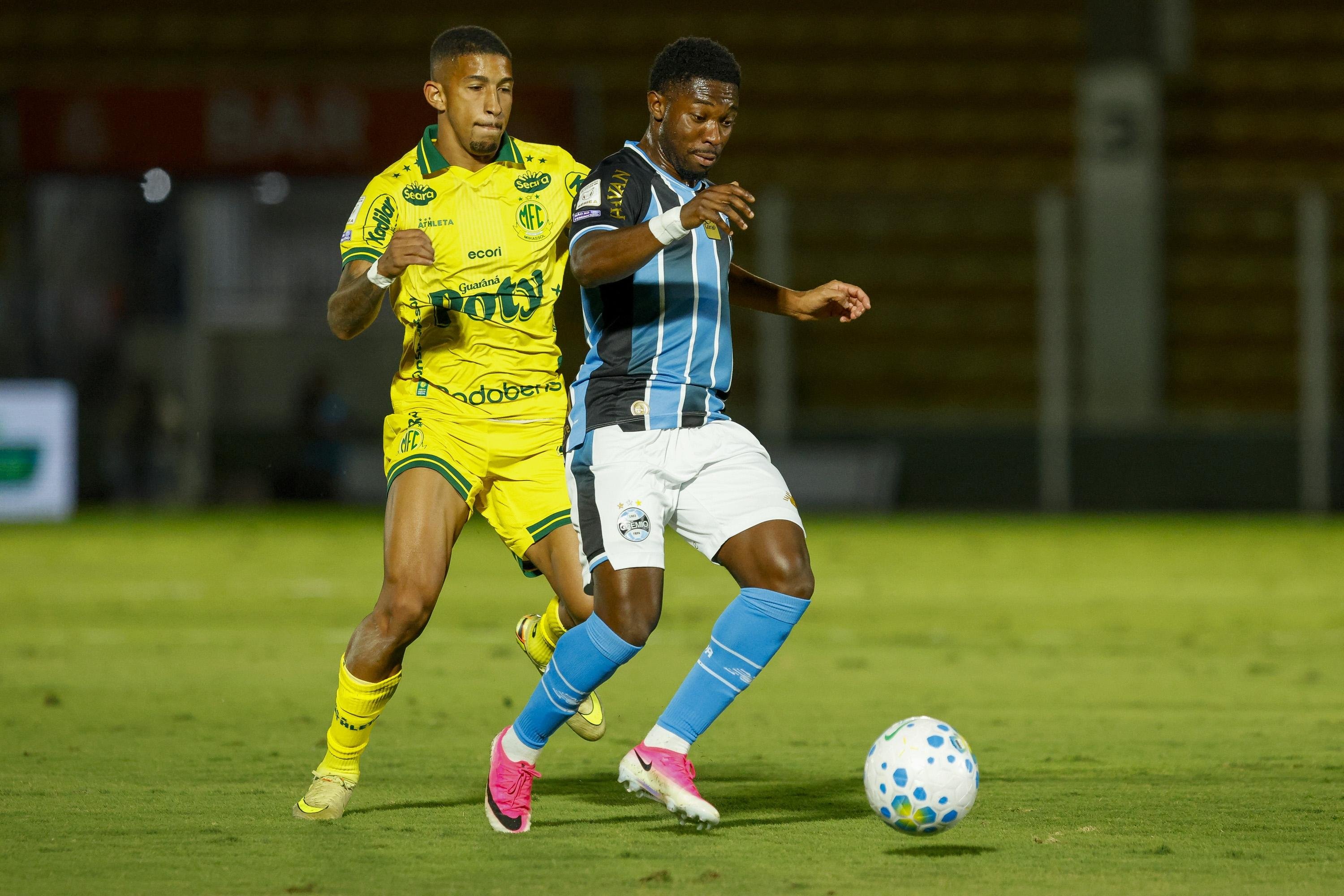 Amuzu teve uma atua&ccedil;&atilde;o apagada em Mirassol