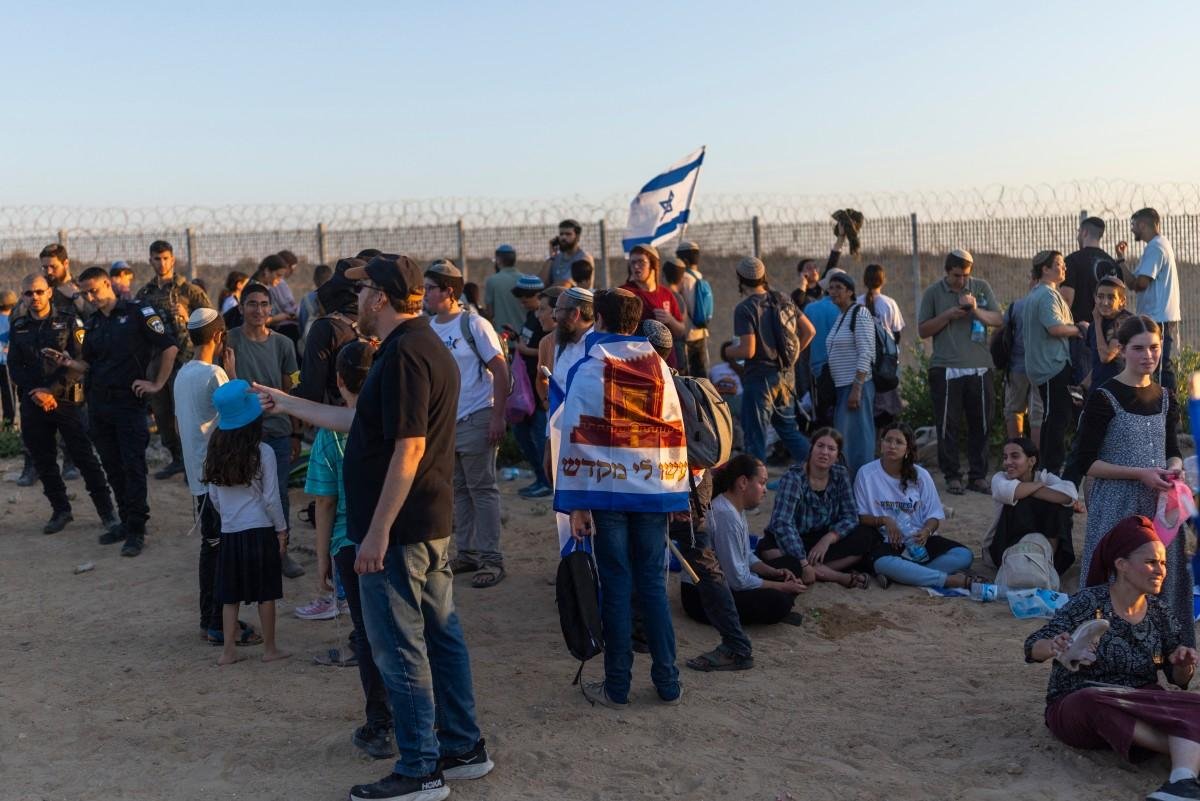 &ldquo;Marchamos hoje para dizer ao governo israelense e mostrar ao mundo que esta terra nos pertence", declaram os participantes