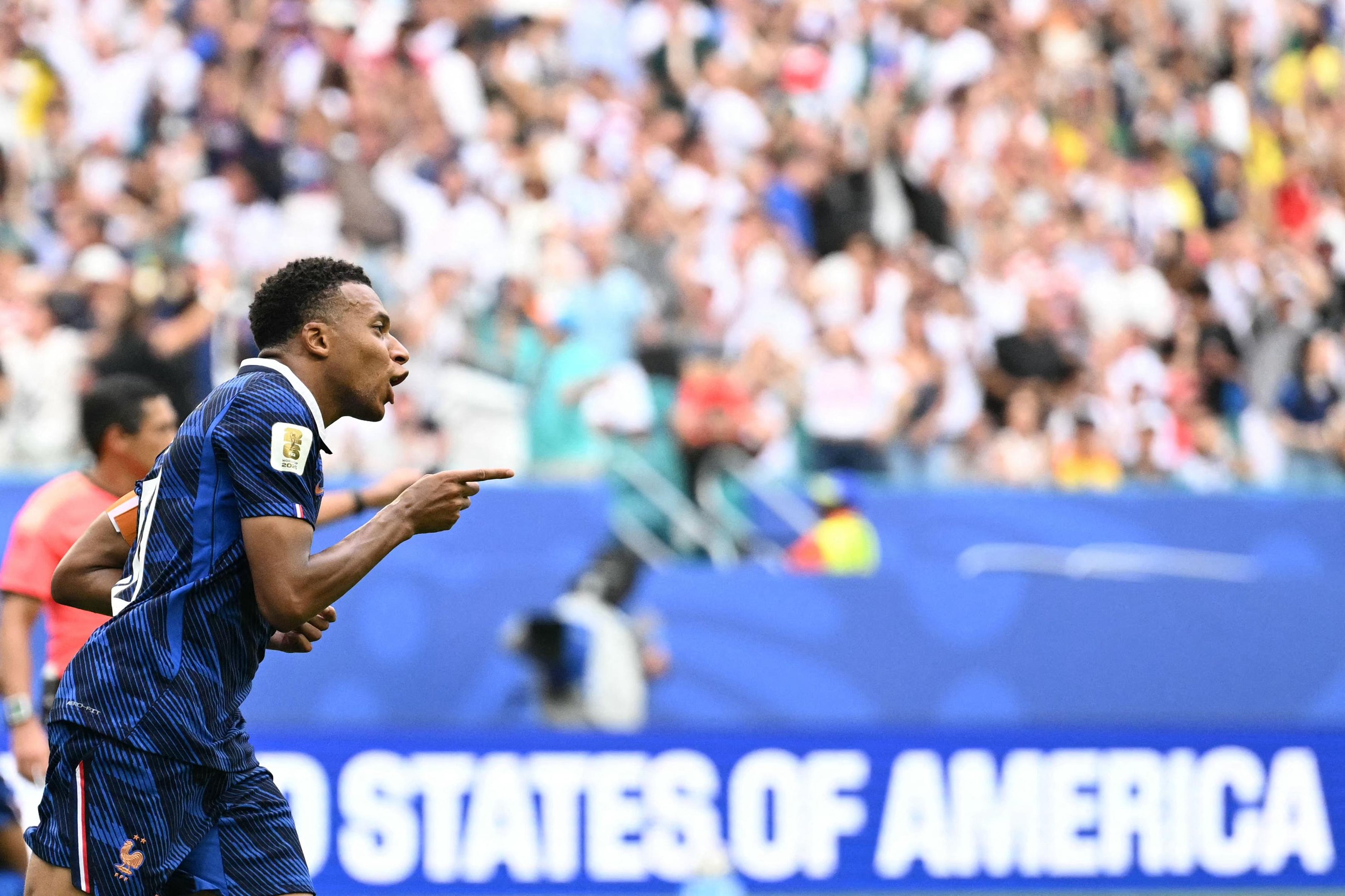 Mbapp&eacute; terminou como goleador da Copa do Mundo