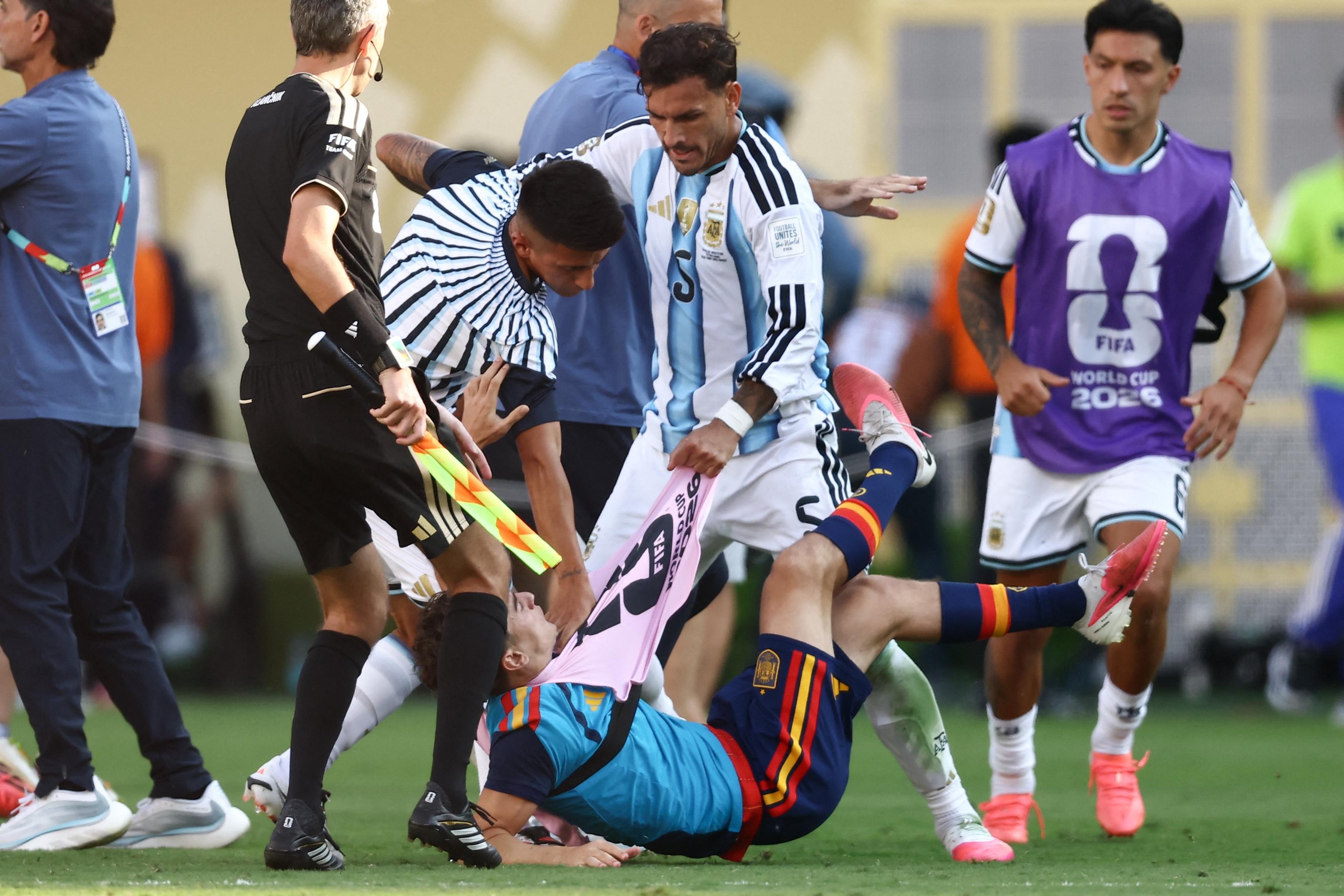 Argentina partiu para a briga ap&oacute;s derrota na final