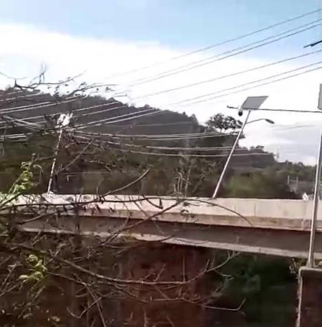 Morador registra queda de poste em ponte de Sinimbu ap&oacute;s rajadas de vento de 94,6 km/h