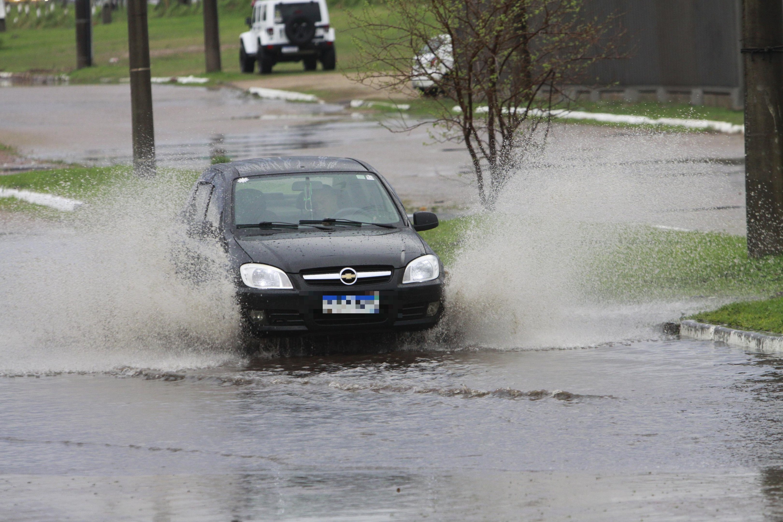 Chuva acumulada passa de 77 mm em Carazinho e vento supera 58 km/h em S&atilde;o Borja