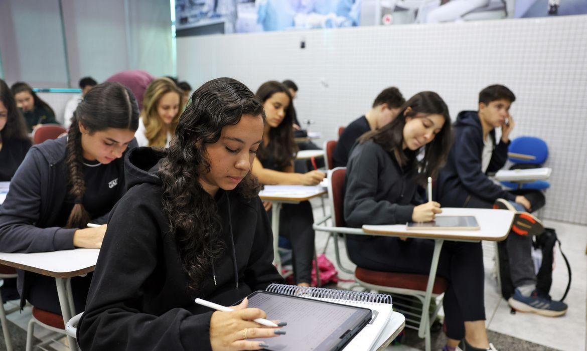 Neste segundo semestre do ano, o programa oferece 471.304 bolsas de estudos parciais e integrais em 380 cursos de gradua&ccedil;&atilde;o