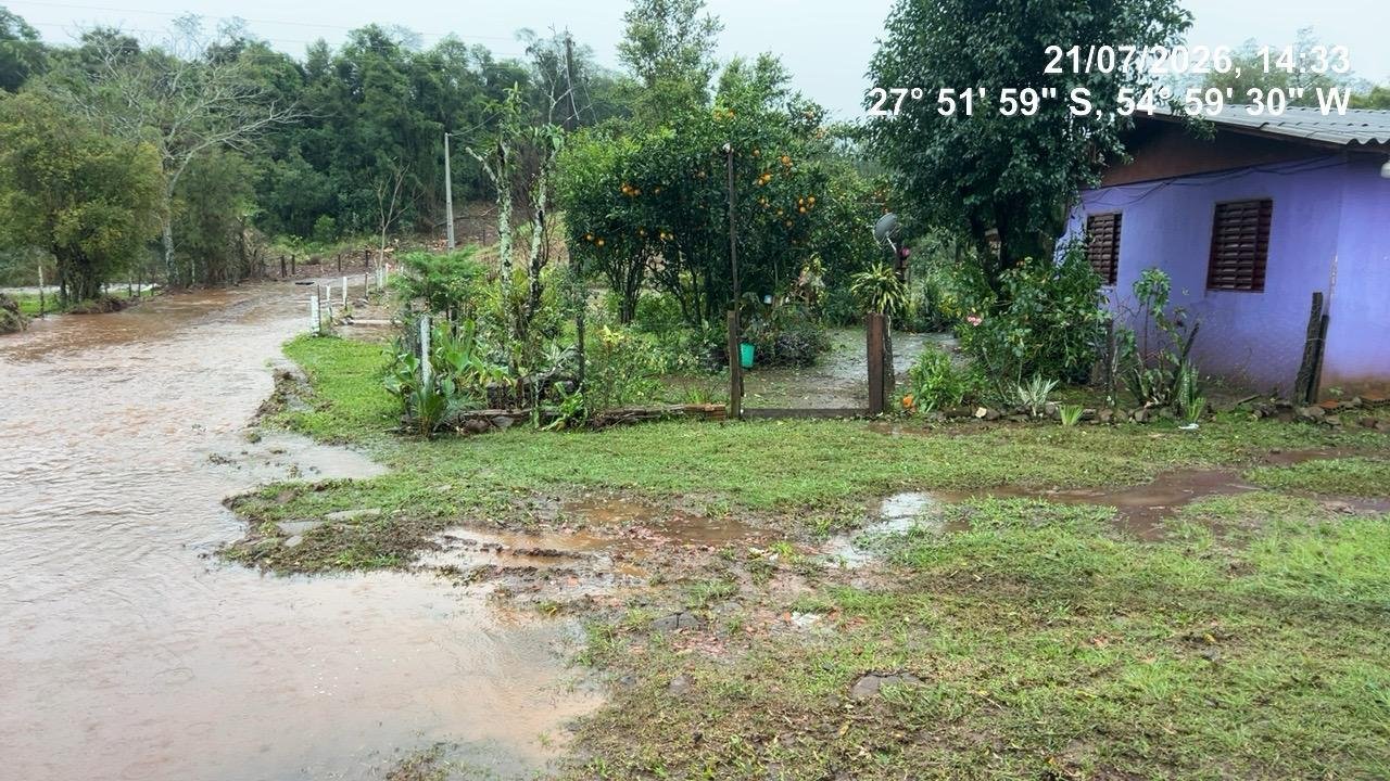 Munic&iacute;pio do Noroeste ga&uacute;cho registrou cerca de 170 mm de chuva nas &uacute;ltimas seis horas
