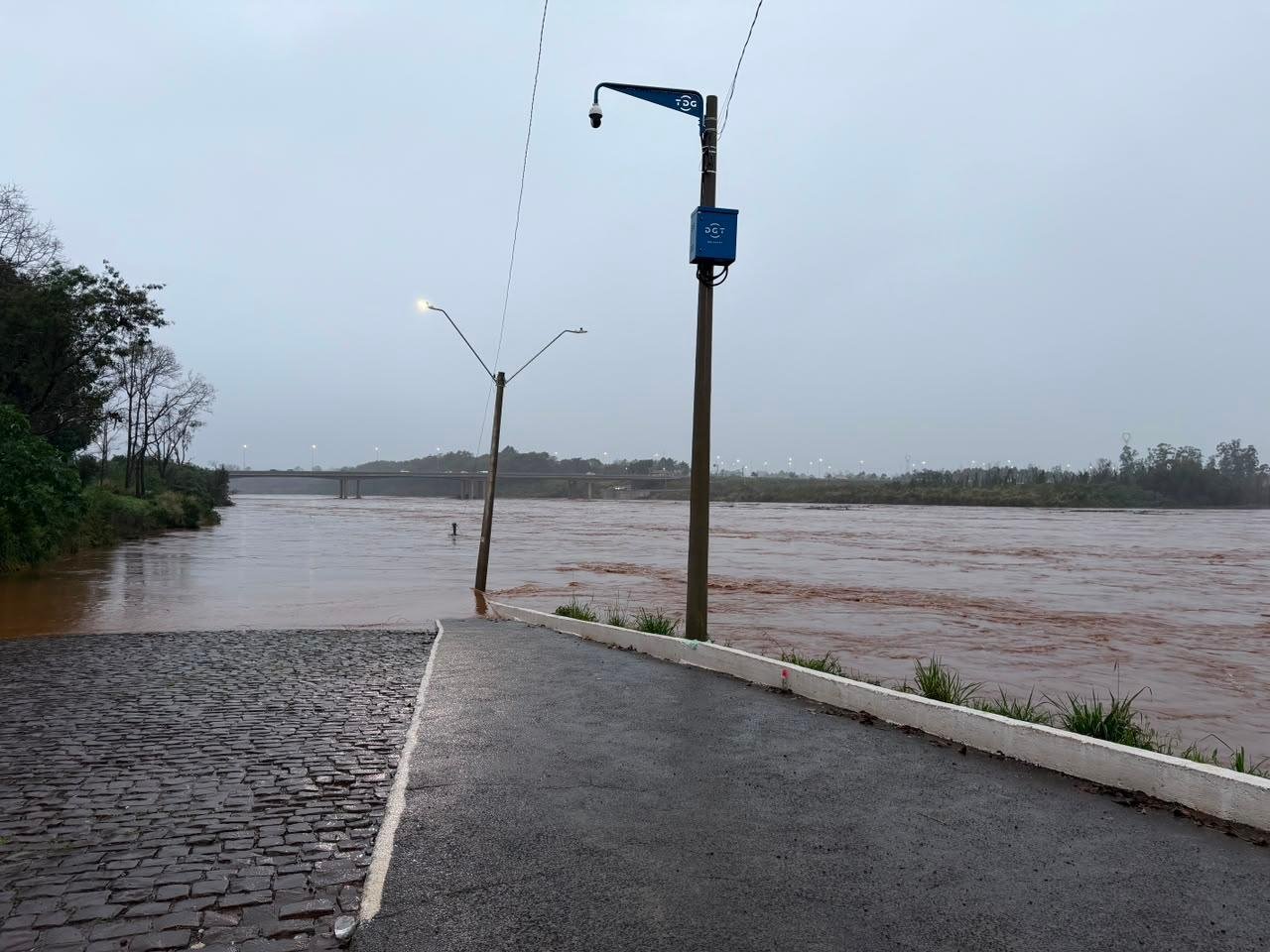 Tend&ecirc;ncia &eacute; de que o n&iacute;vel do Taquari continue subindo nos pr&oacute;ximos dias, &agrave; medida que a &aacute;gua escoe pelos seus afluentes