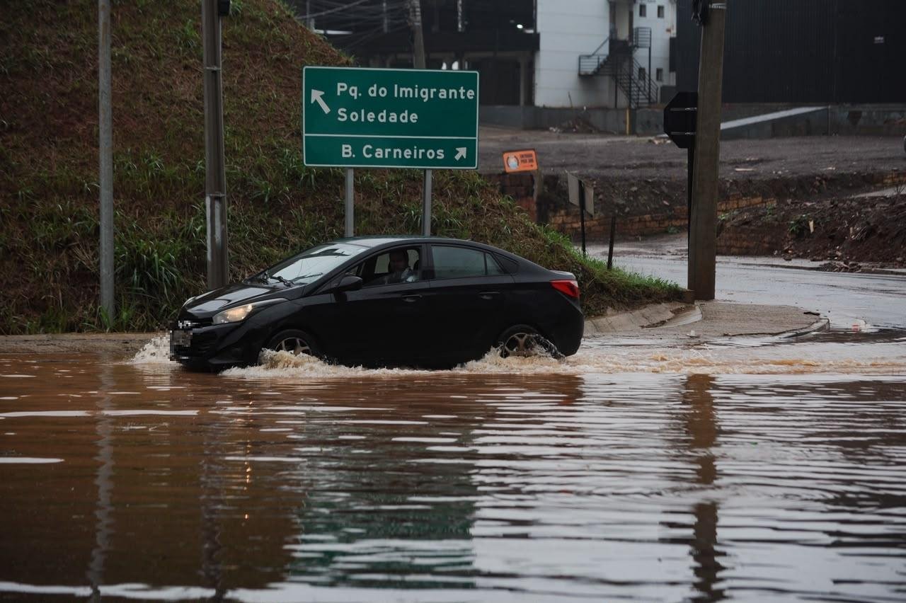 Boletim da Defesa Civil aponta que mais de 200 pessoas est&atilde;o fora de casa no Rio Grande do Sul
