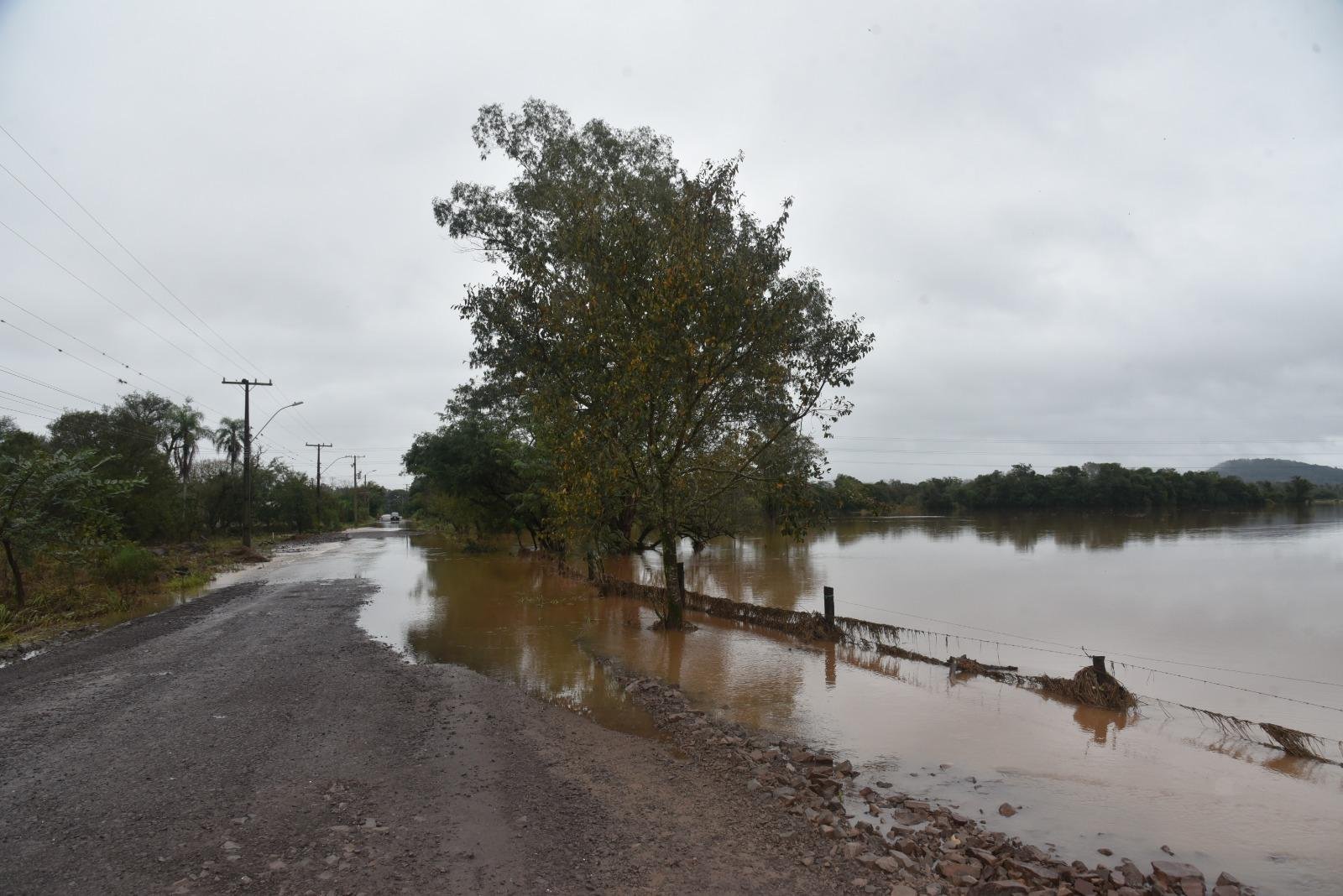 Chuva amenizou na regi&atilde;o e a tend&ecirc;ncia &eacute; de que o rio siga estabilizado e recuando ao longo das pr&oacute;ximas horas
