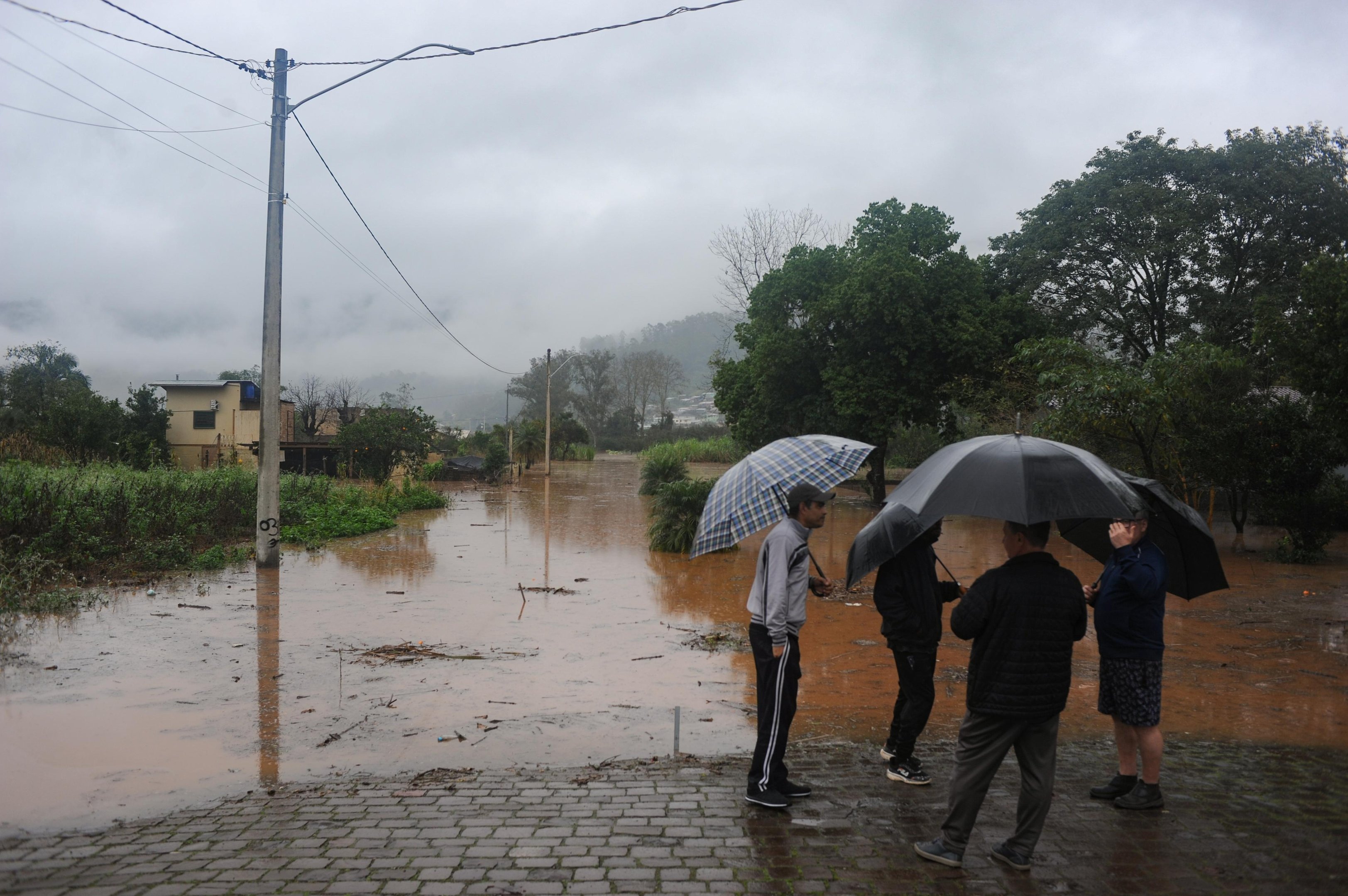 Nova rodada de chuva aumenta risco de cheias no Rio Grande do Sul