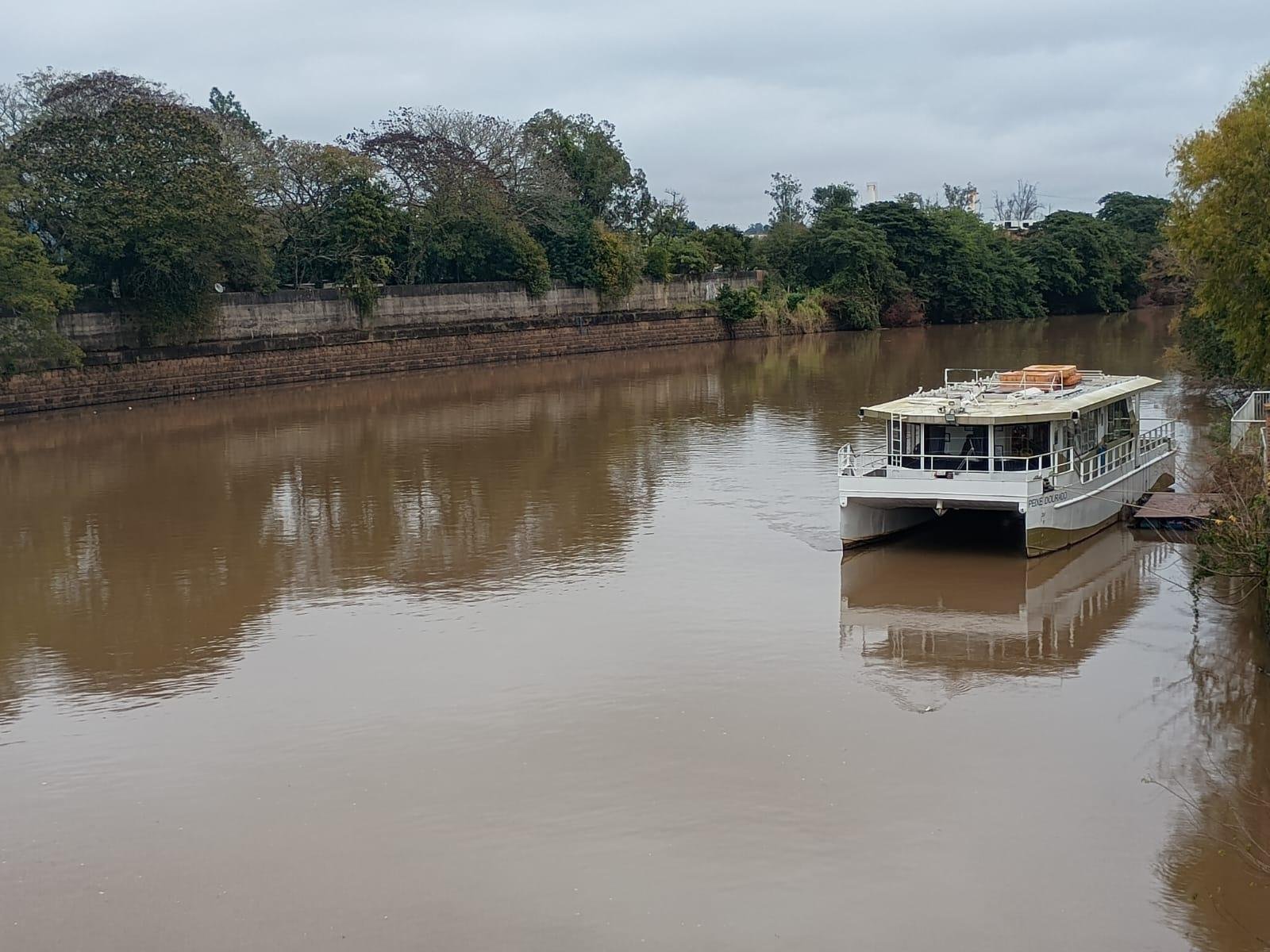 O Rio dos Sinos atinge a cota de inunda&ccedil;&atilde;o quando chega a marca de 4,50m