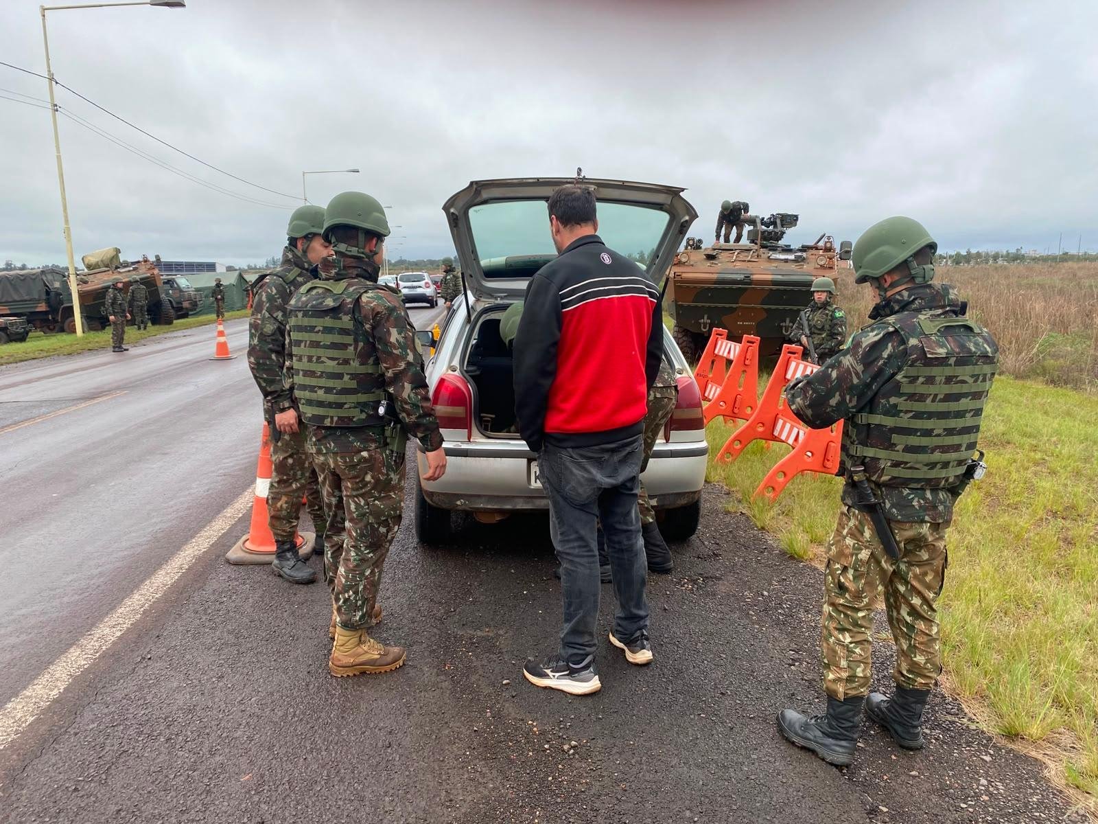 For&ccedil;as Armadas atuam de forma integrada com &oacute;rg&atilde;os de seguran&ccedil;a p&uacute;blica na fiscaliza&ccedil;&atilde;o e repress&atilde;o de il&iacute;citos transfronteiri&ccedil;os