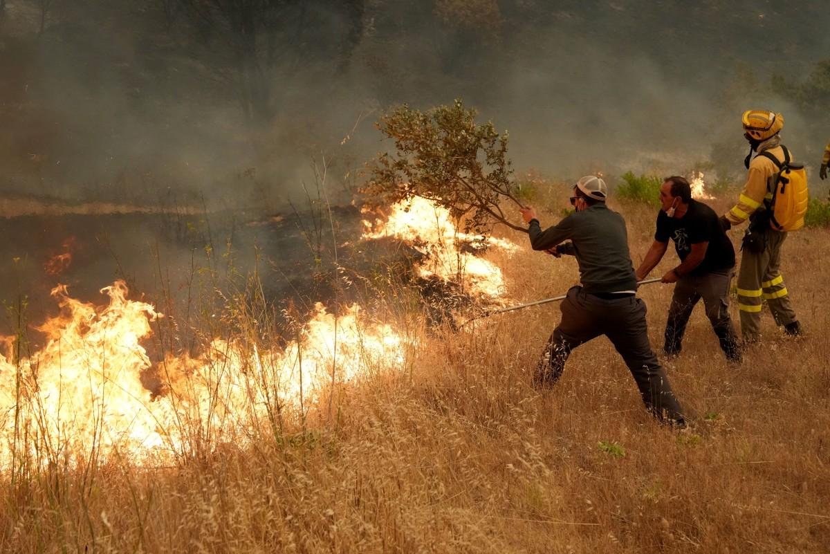 Mais de 175 mil pessoas s&atilde;o evacuadas na Fran&ccedil;a e na Espanha devido a inc&ecirc;ndios