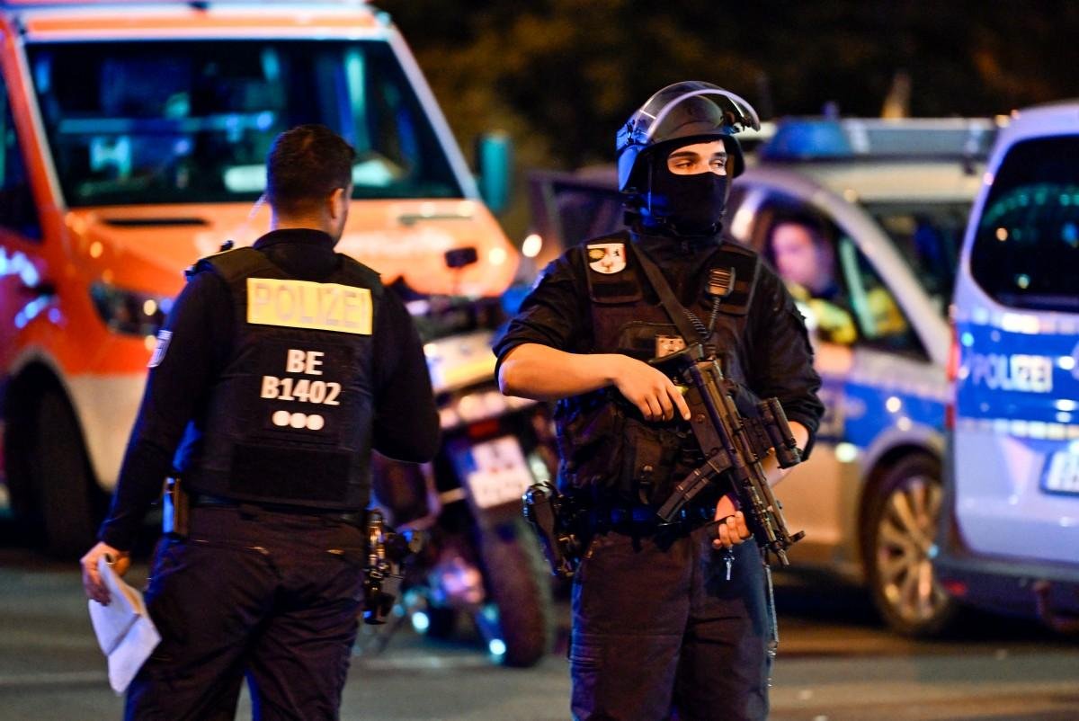 Pol&iacute;cia investiga poss&iacute;veis v&iacute;nculos com redes islamistas