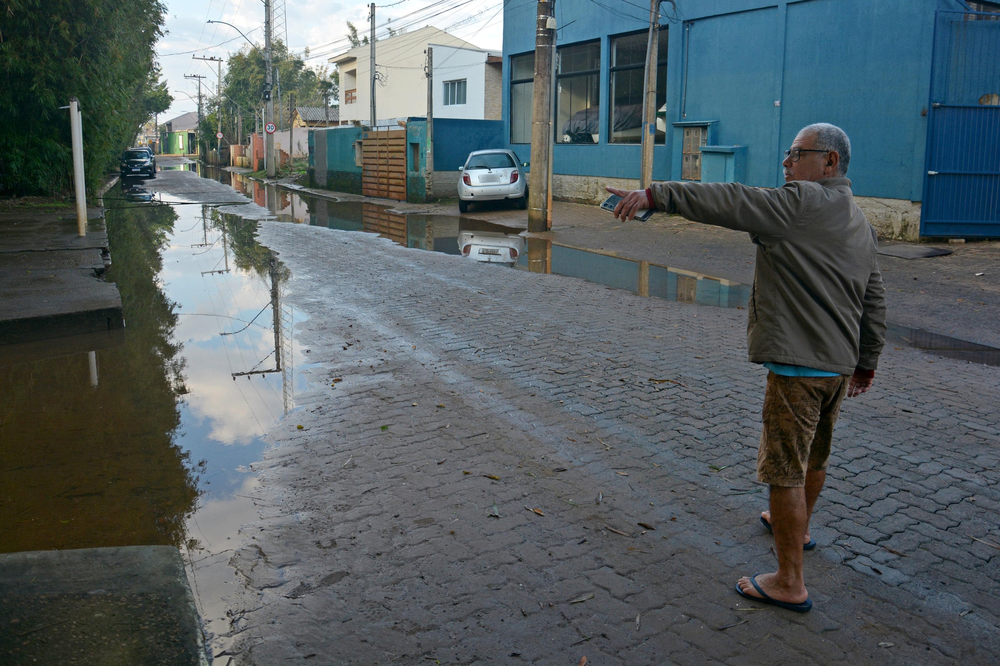 N&iacute;vel da &aacute;gua diminui na regi&atilde;o das ilhas de Porto Alegre