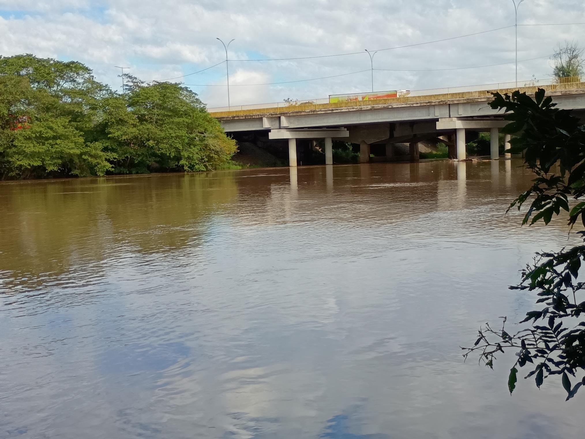 Apesar do Sinos ter passado a cota de inunda&ccedil;&atilde;o, os arroios seguem dentro da calha