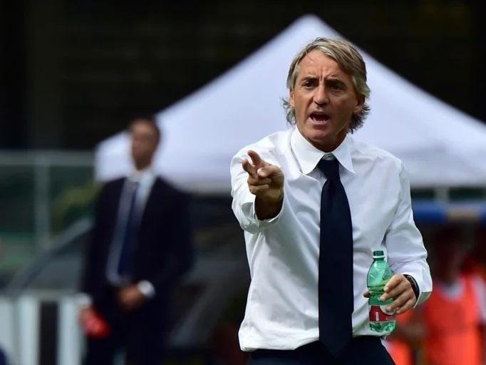 Roberto Mancini renunciou repentinamente ao cargo de treinador da It&aacute;lia em 2023