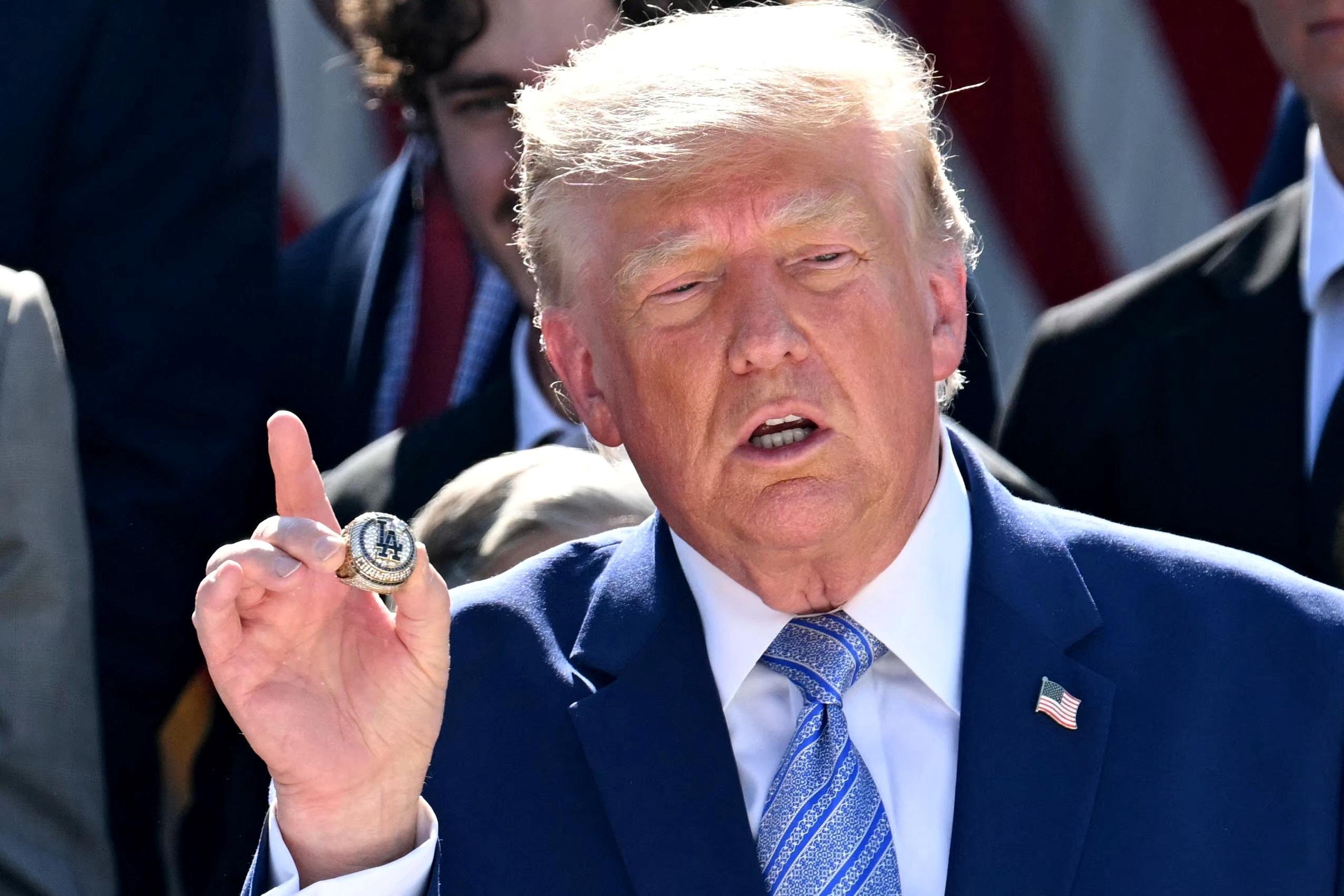 Trump prorroga medida contra os EUA